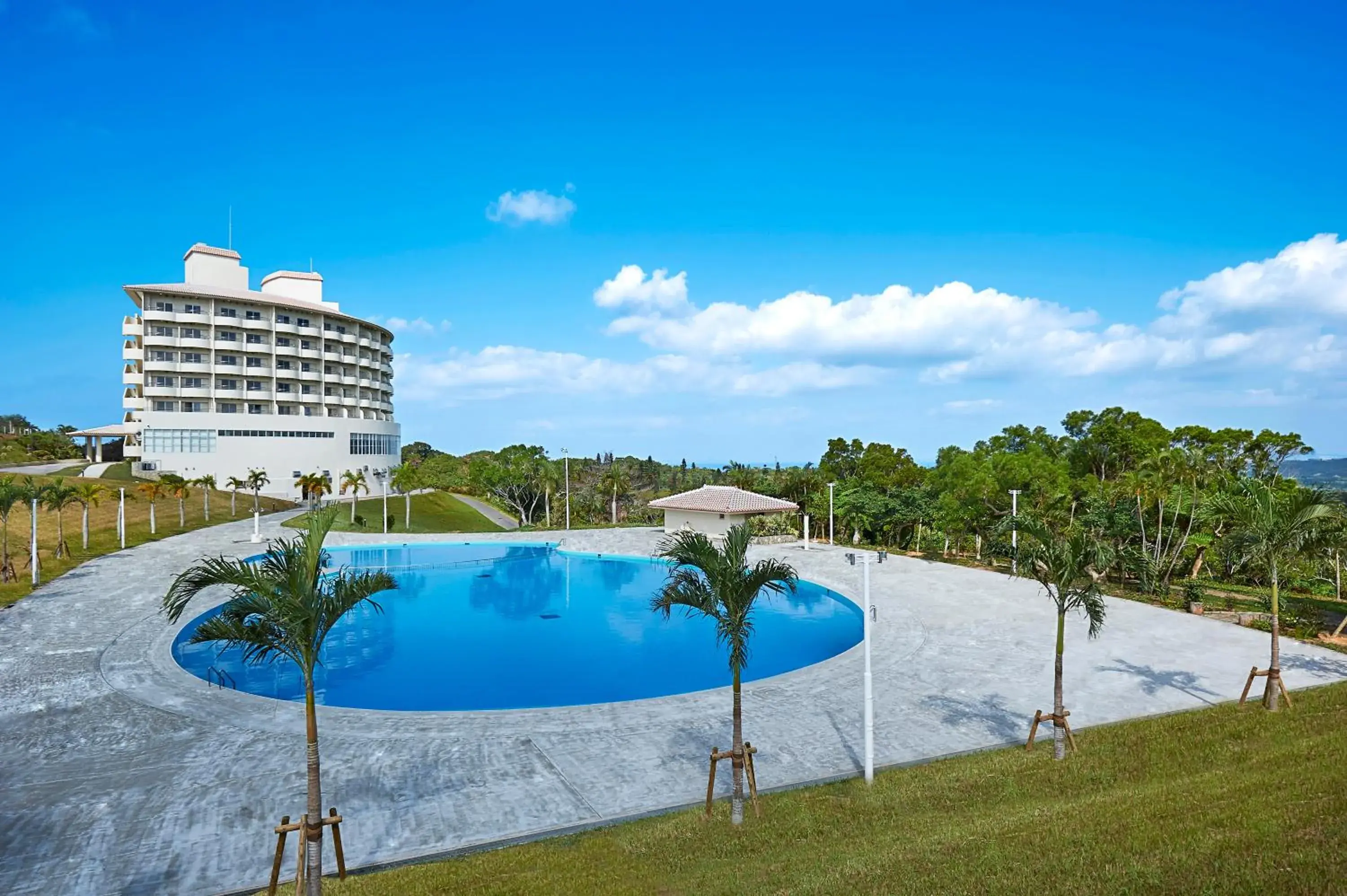 Pool view in ANA Crowne Plaza Resort Okinawa Uruma Hills By IHG Pool view in ANA Crowne Plaza Resort Okinawa Uruma Hills By IHG