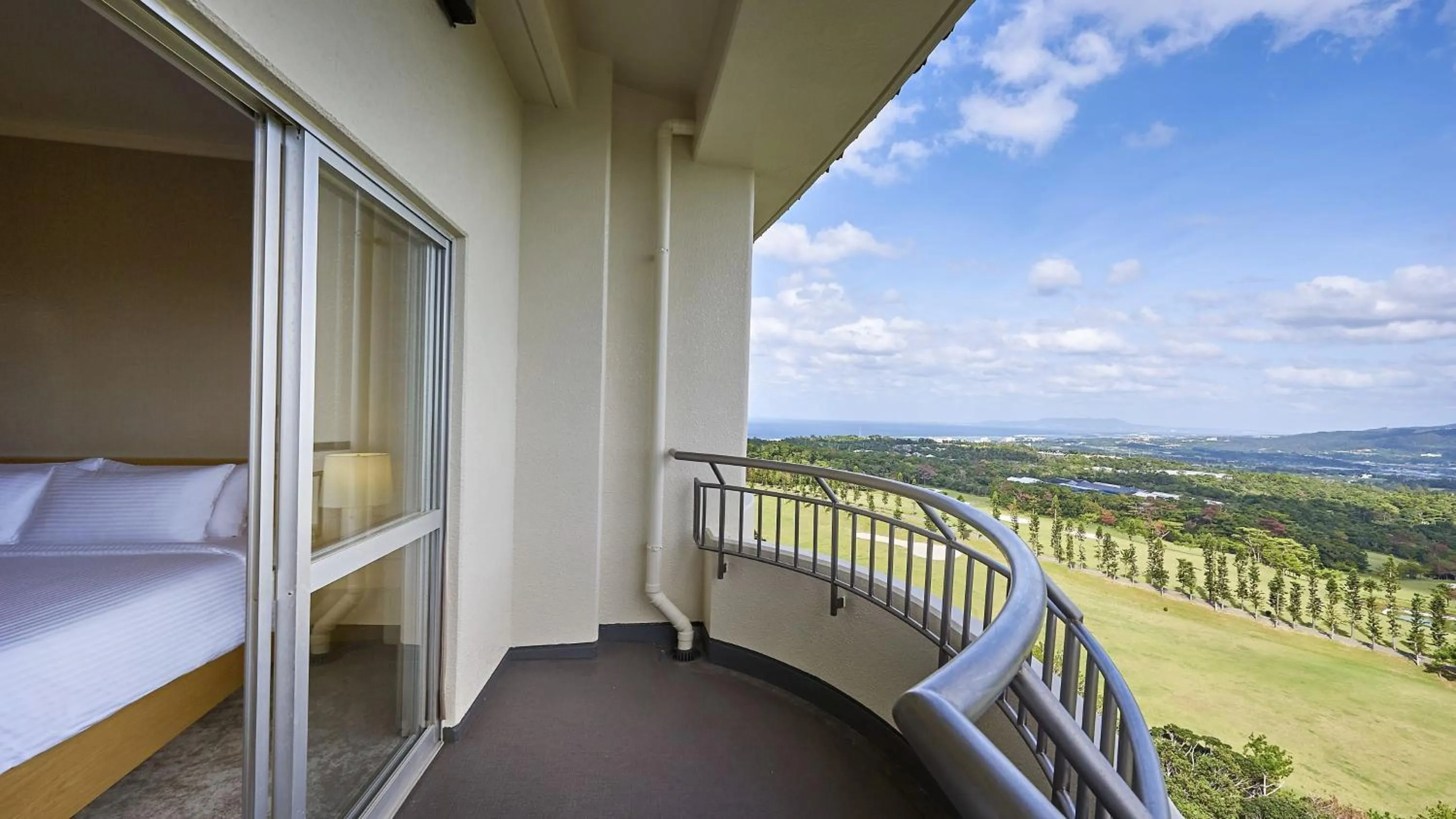Photo of the whole room in ANA Crowne Plaza Resort Okinawa Uruma Hills By IHG