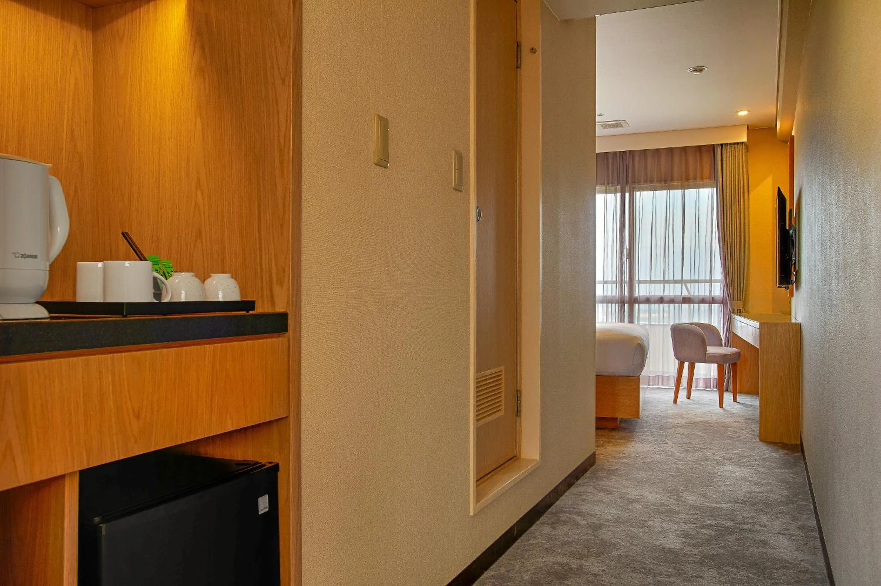 Photo of the whole room in ANA Crowne Plaza Resort Okinawa Uruma Hills By IHG