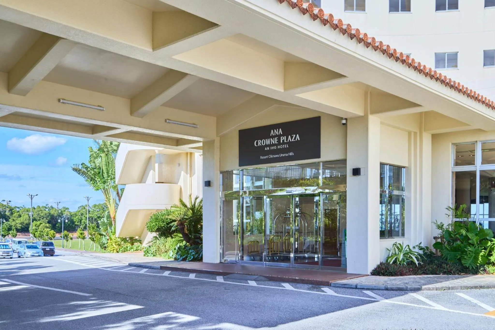 Property building in ANA Crowne Plaza Resort Okinawa Uruma Hills By IHG