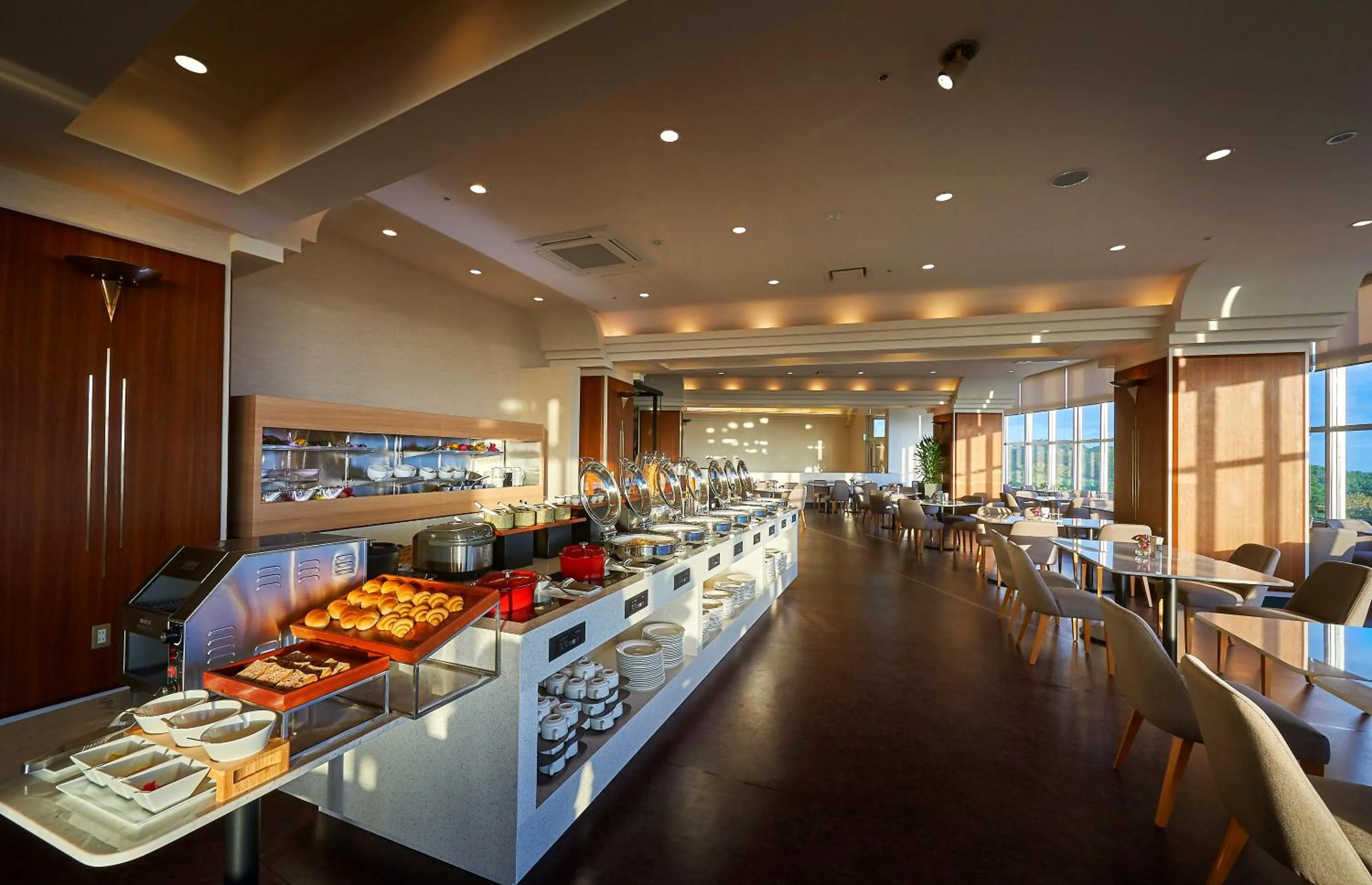 Restaurant/places to eat in ANA Crowne Plaza Resort Okinawa Uruma Hills By IHG