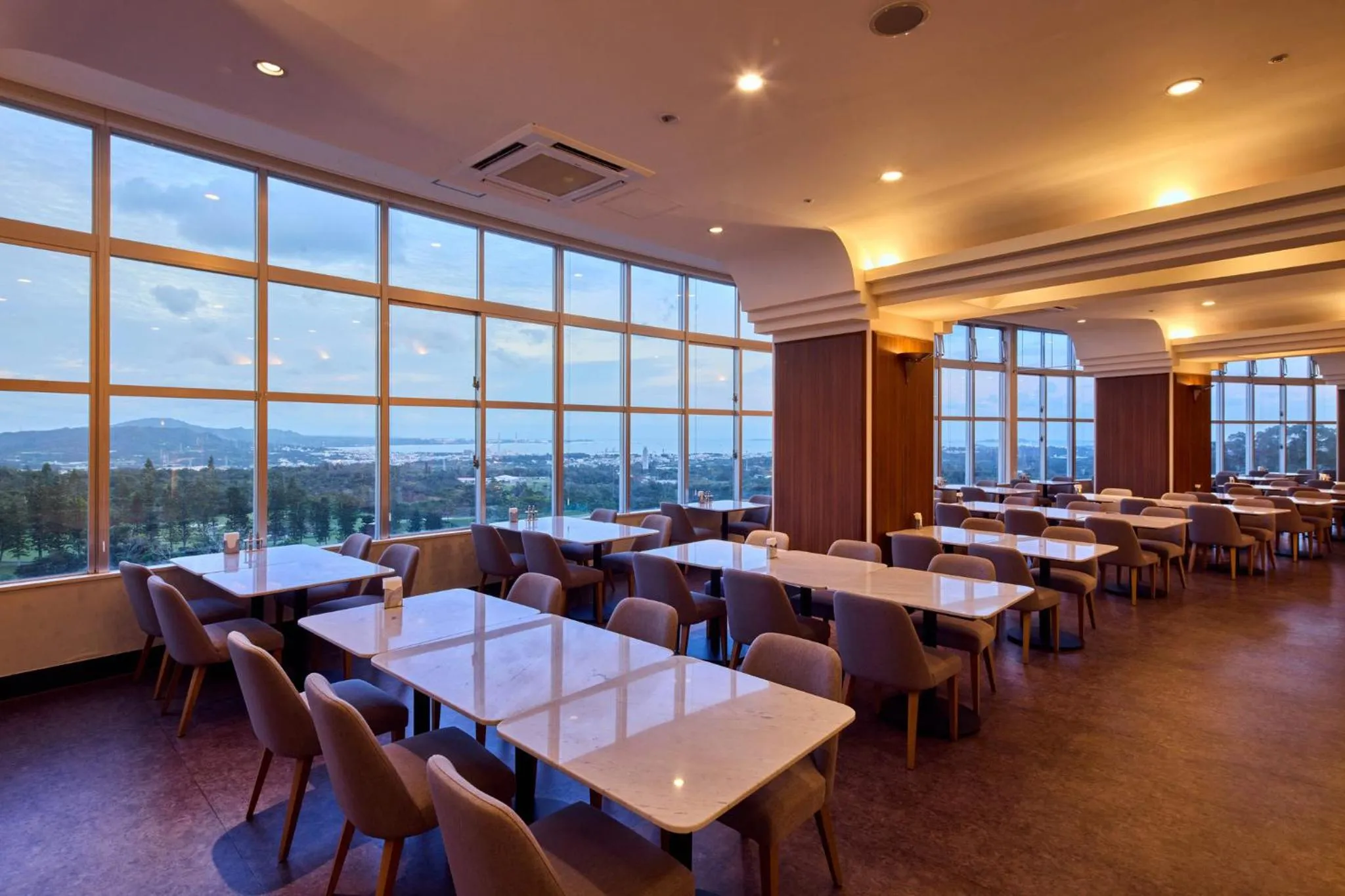 Restaurant/places to eat in ANA Crowne Plaza Resort Okinawa Uruma Hills By IHG