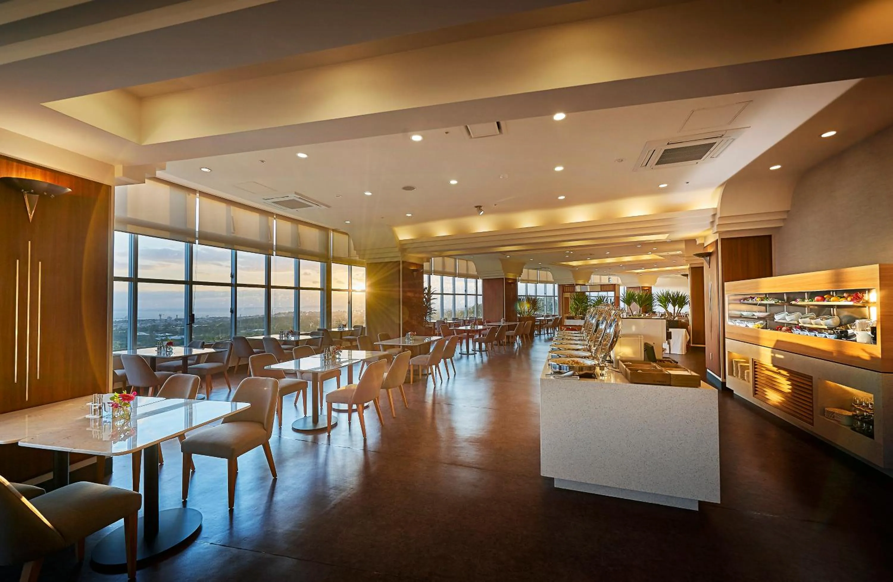 Restaurant/places to eat in ANA Crowne Plaza Resort Okinawa Uruma Hills By IHG