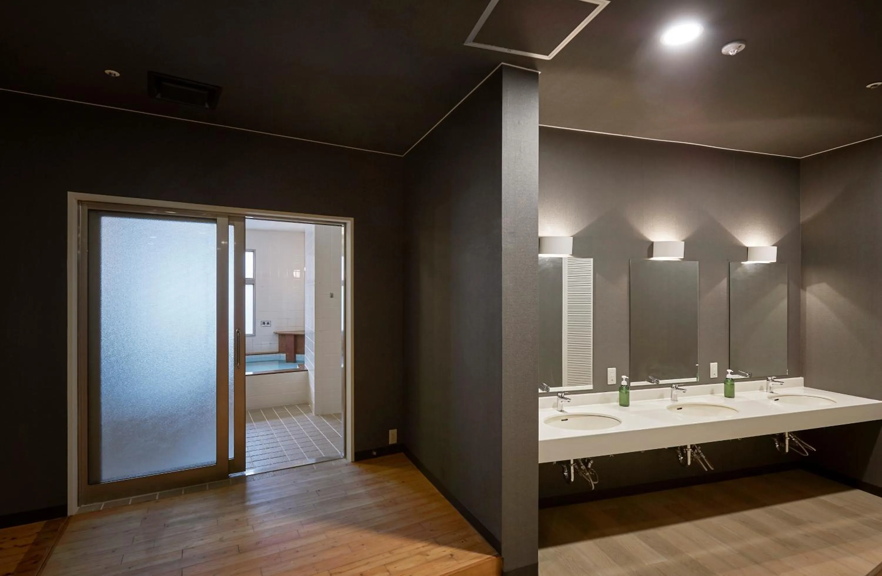 Spa and wellness centre/facilities in ANA Crowne Plaza Resort Okinawa Uruma Hills By IHG