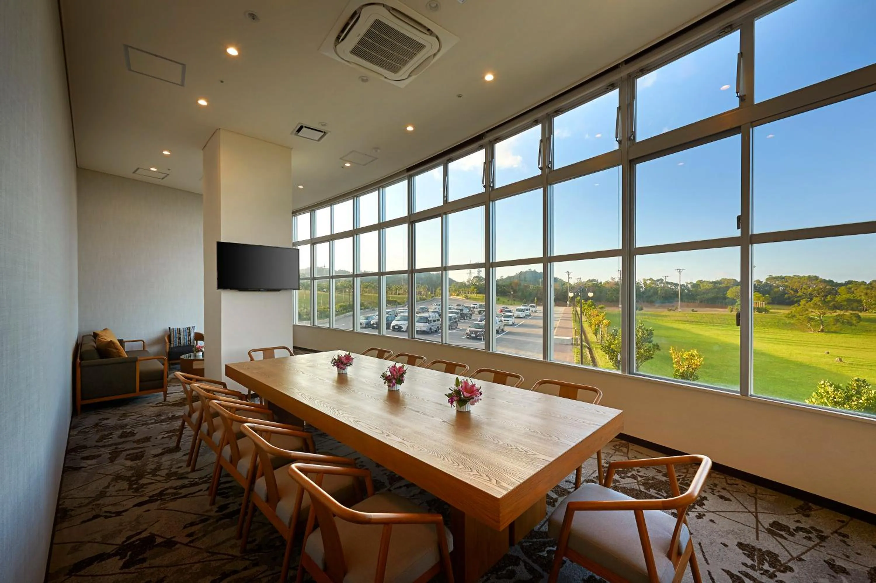 Business facilities in ANA Crowne Plaza Resort Okinawa Uruma Hills By IHG