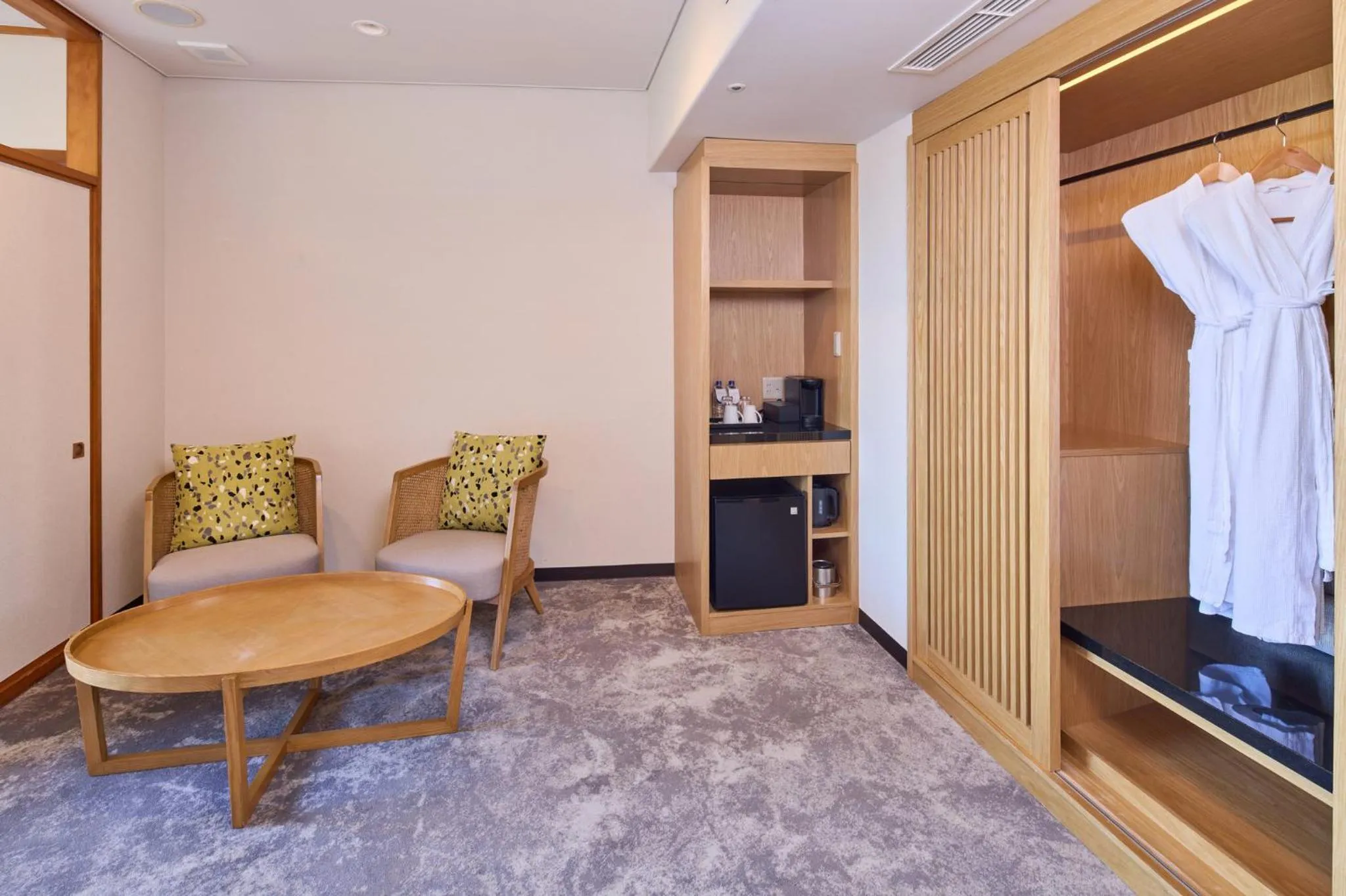 Photo of the whole room in ANA Crowne Plaza Resort Okinawa Uruma Hills By IHG