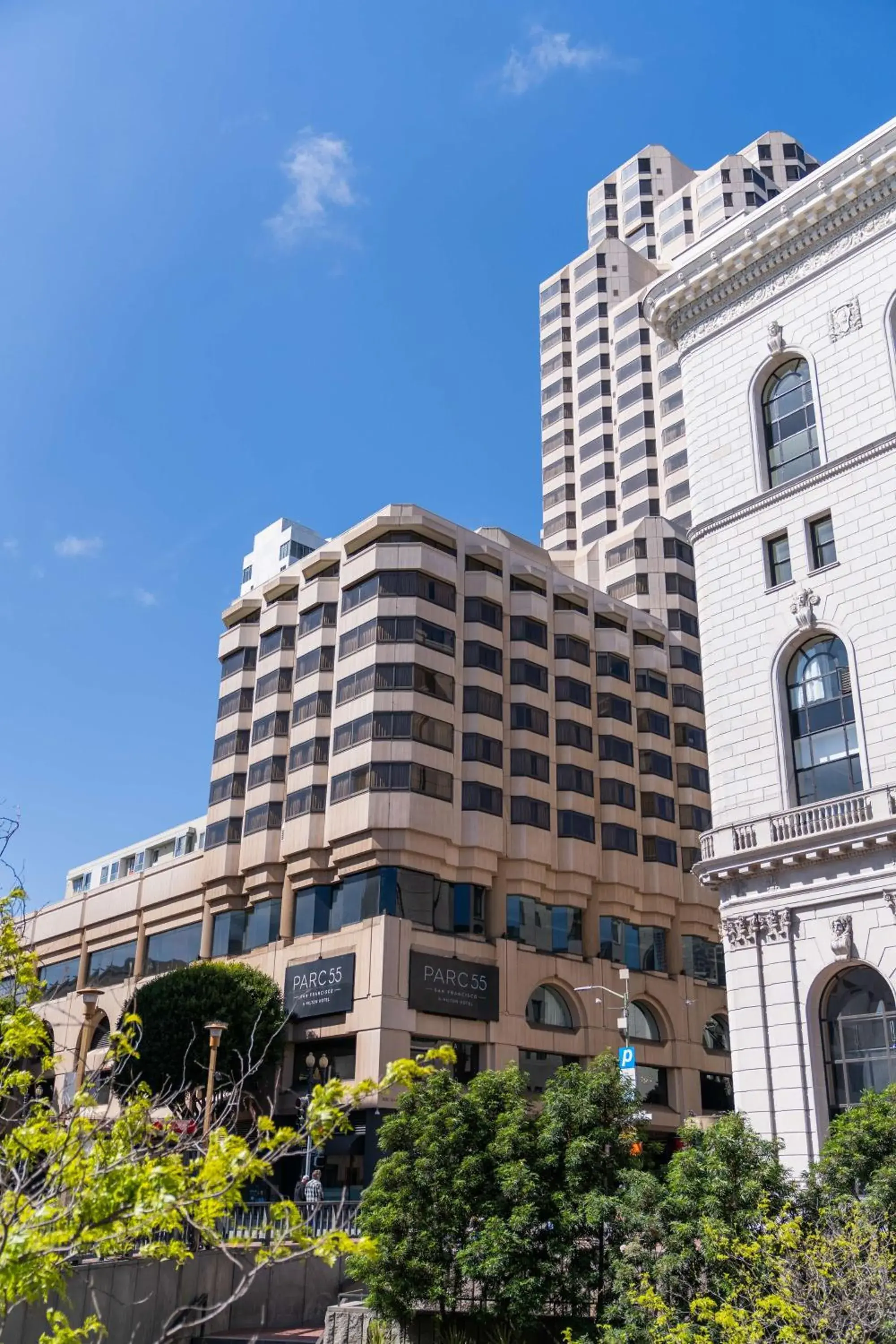 Property building in Hilton Parc 55 San Francisco Union Square Property building in Hilton Parc 55 San Francisco Union Square