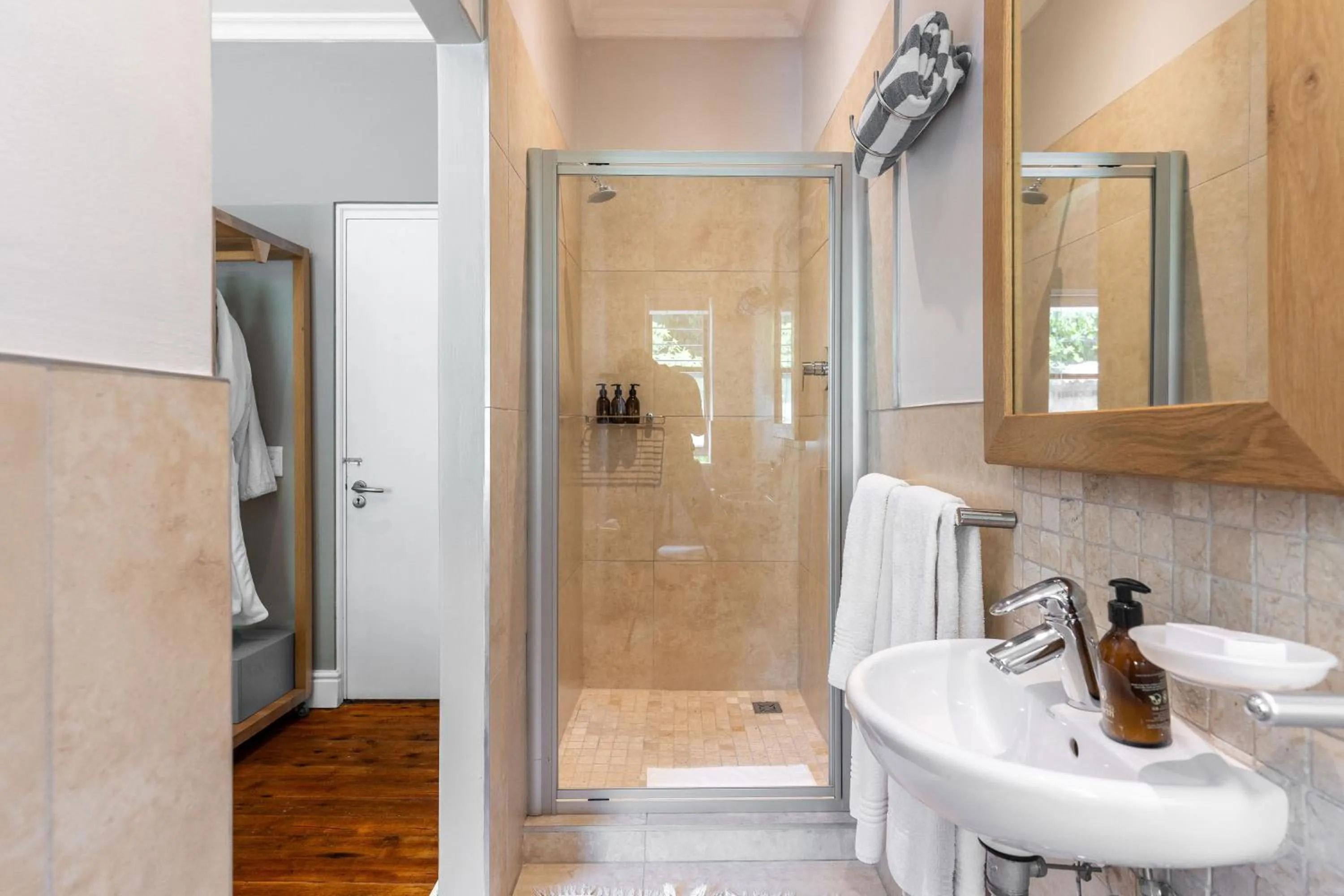 Shower in Camps Bay Forest Pods