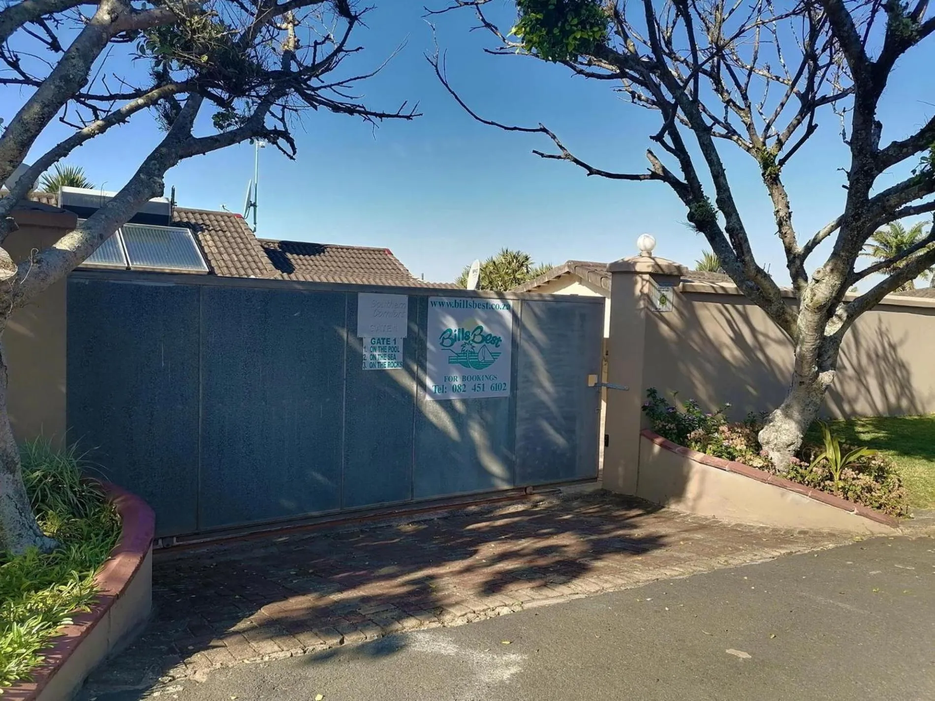 Property building in Southern Comfort - On the Pool