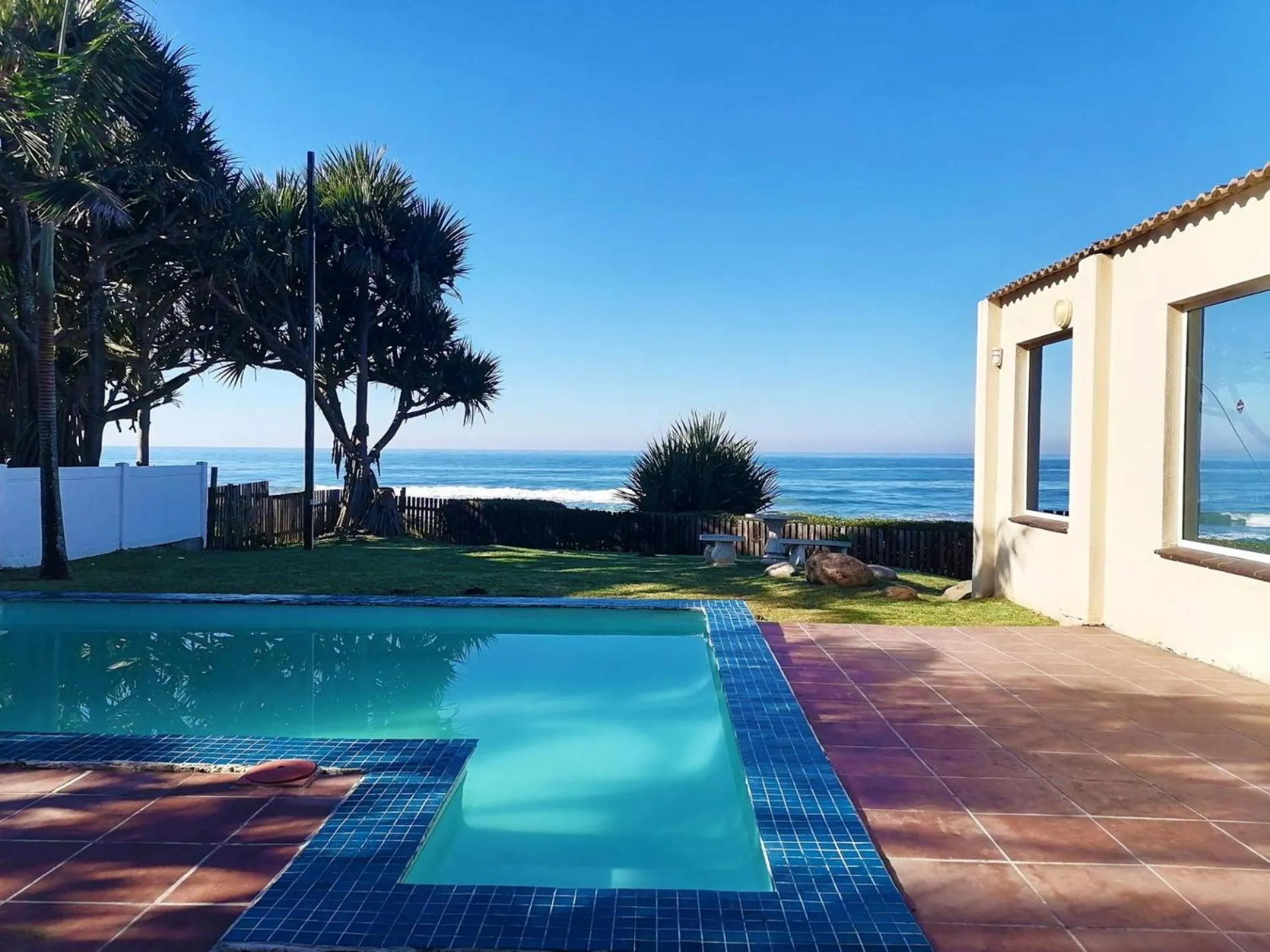 Garden in Southern Comfort - On the Pool