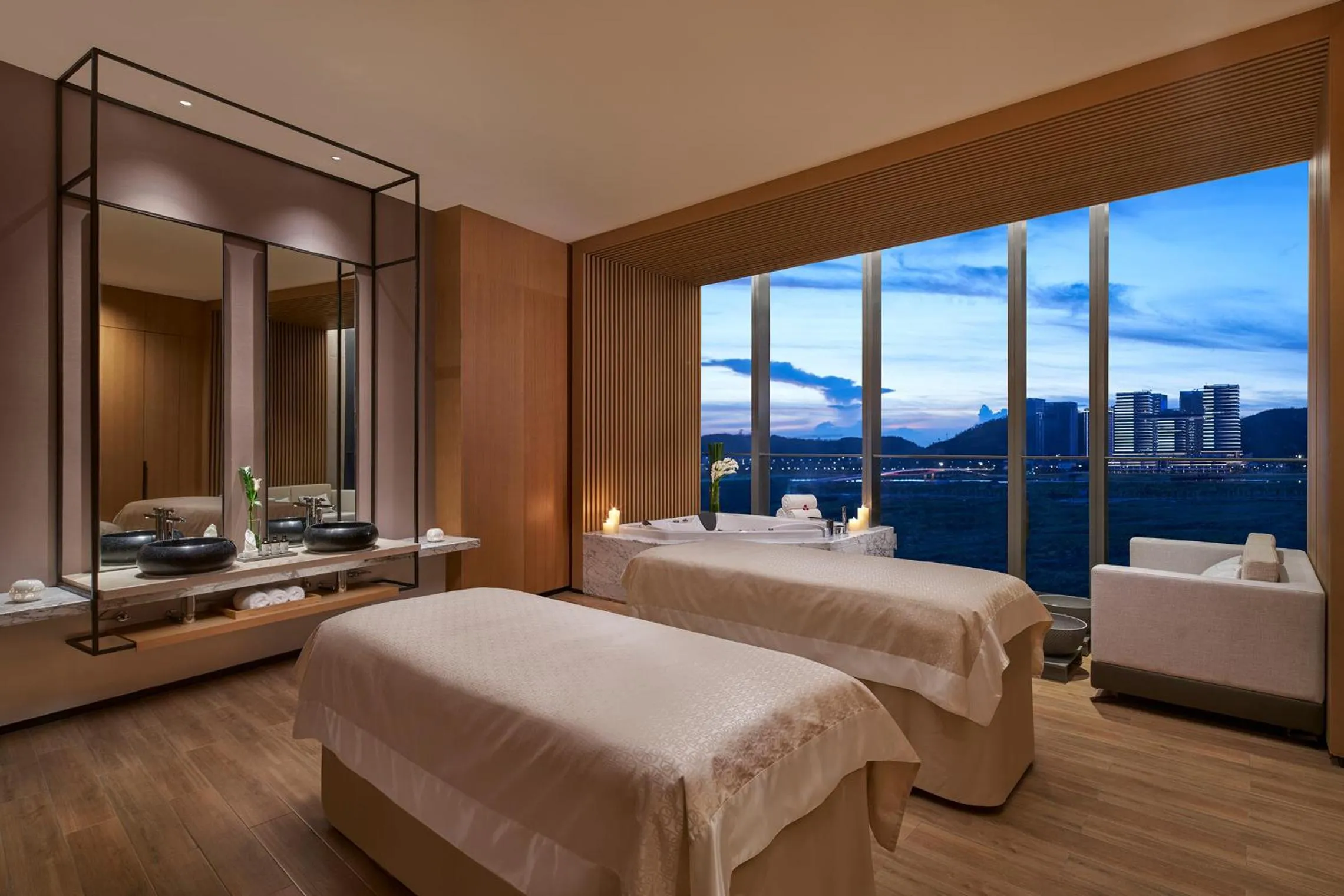 Spa and wellness centre/facilities, Bed in Hyatt Regency Hengqin