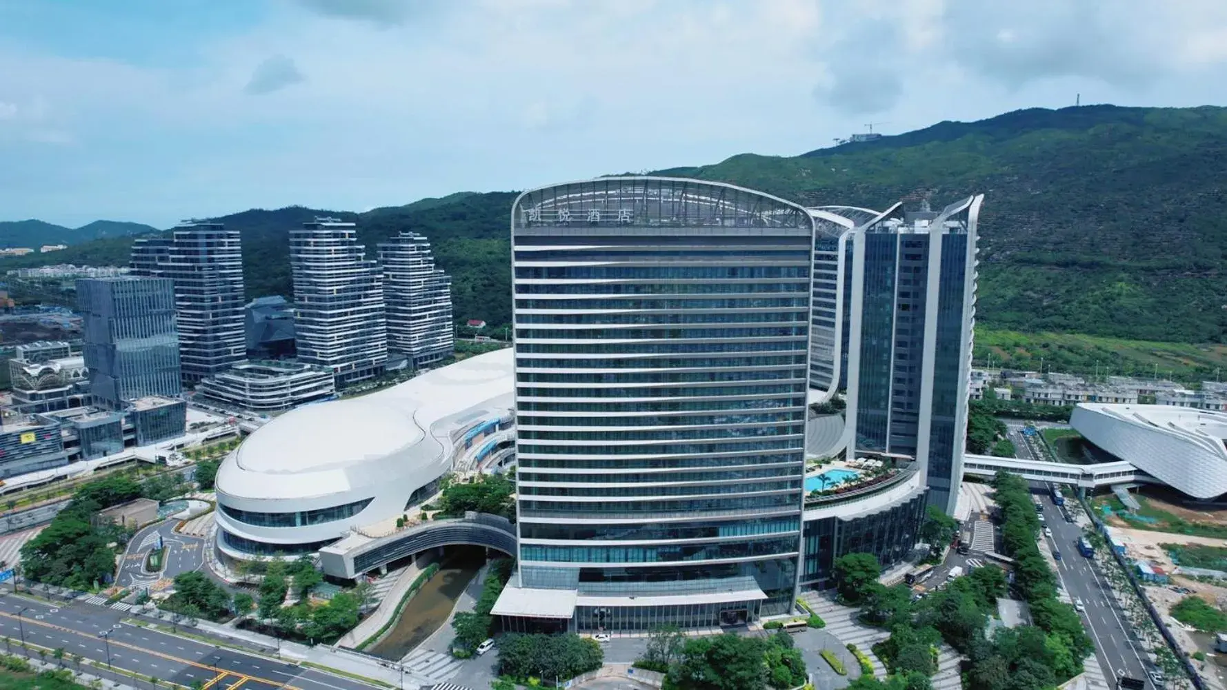 Property building in Hyatt Regency Hengqin-Free shuttle bus to Chimelong Ocean Kingdom & Hengqin Port Property building in Hyatt Regency Hengqin-Free shuttle bus to Chimelong Ocean Kingdom & Hengqin Port