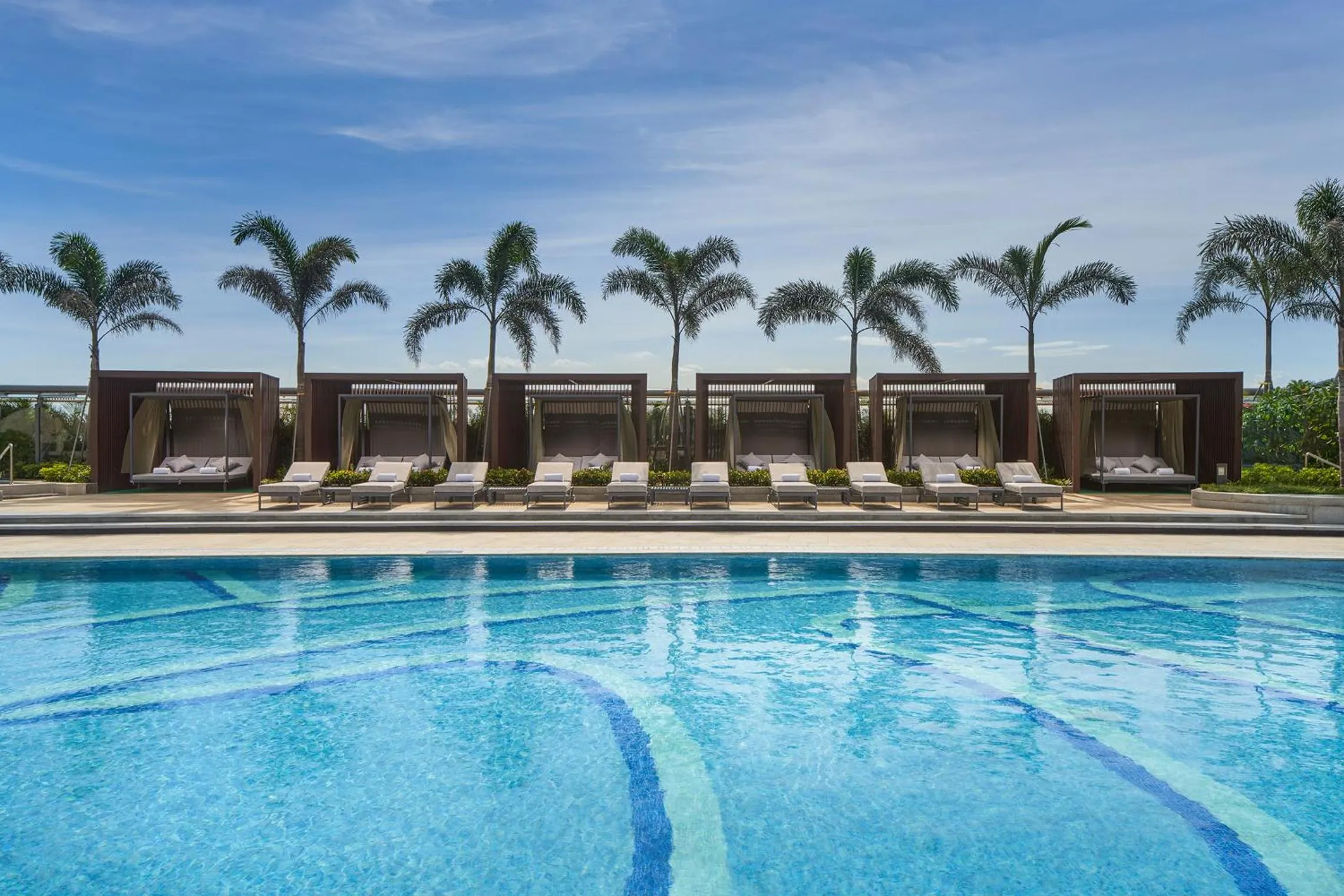 Swimming pool in Hyatt Regency Hengqin