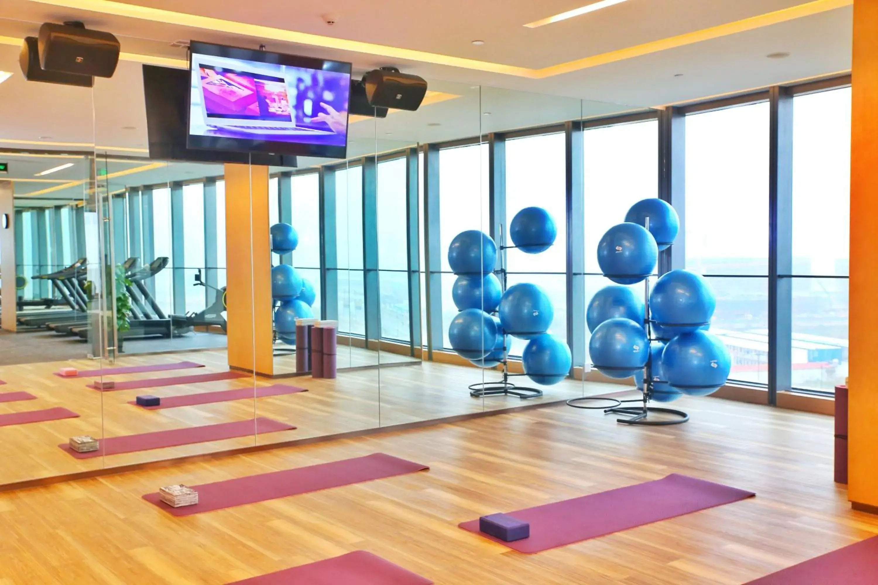 Fitness centre/facilities in Hyatt Regency Hengqin-Free shuttle bus to Chimelong Ocean Kingdom & Hengqin Port Fitness centre/facilities in Hyatt Regency Hengqin-Free shuttle bus to Chimelong Ocean Kingdom & Hengqin Port