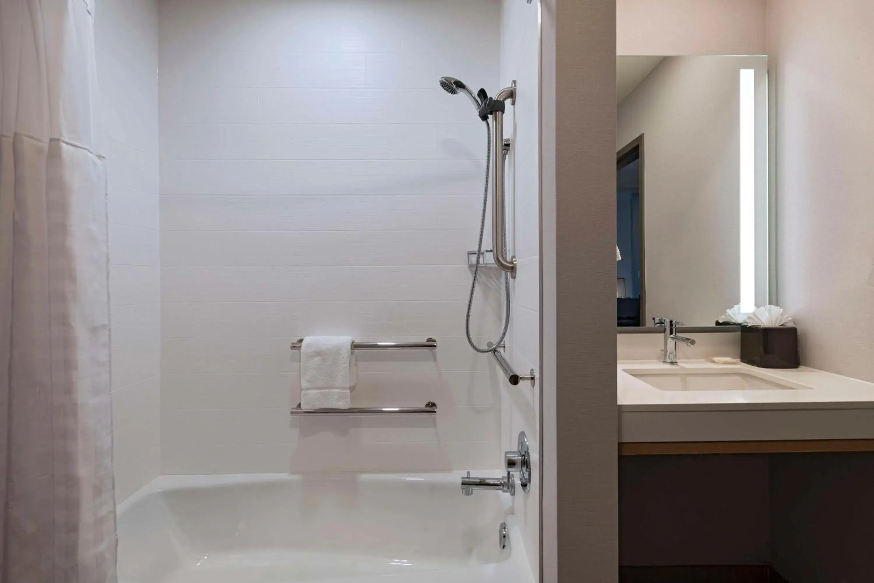 Queen Room with Two Queen Beds, Sofa Bed and Accessible Tub in Hyatt Place Tulsa/Downtown Queen Room with Two Queen Beds, Sofa Bed and Accessible Tub in Hyatt Place Tulsa/Downtown