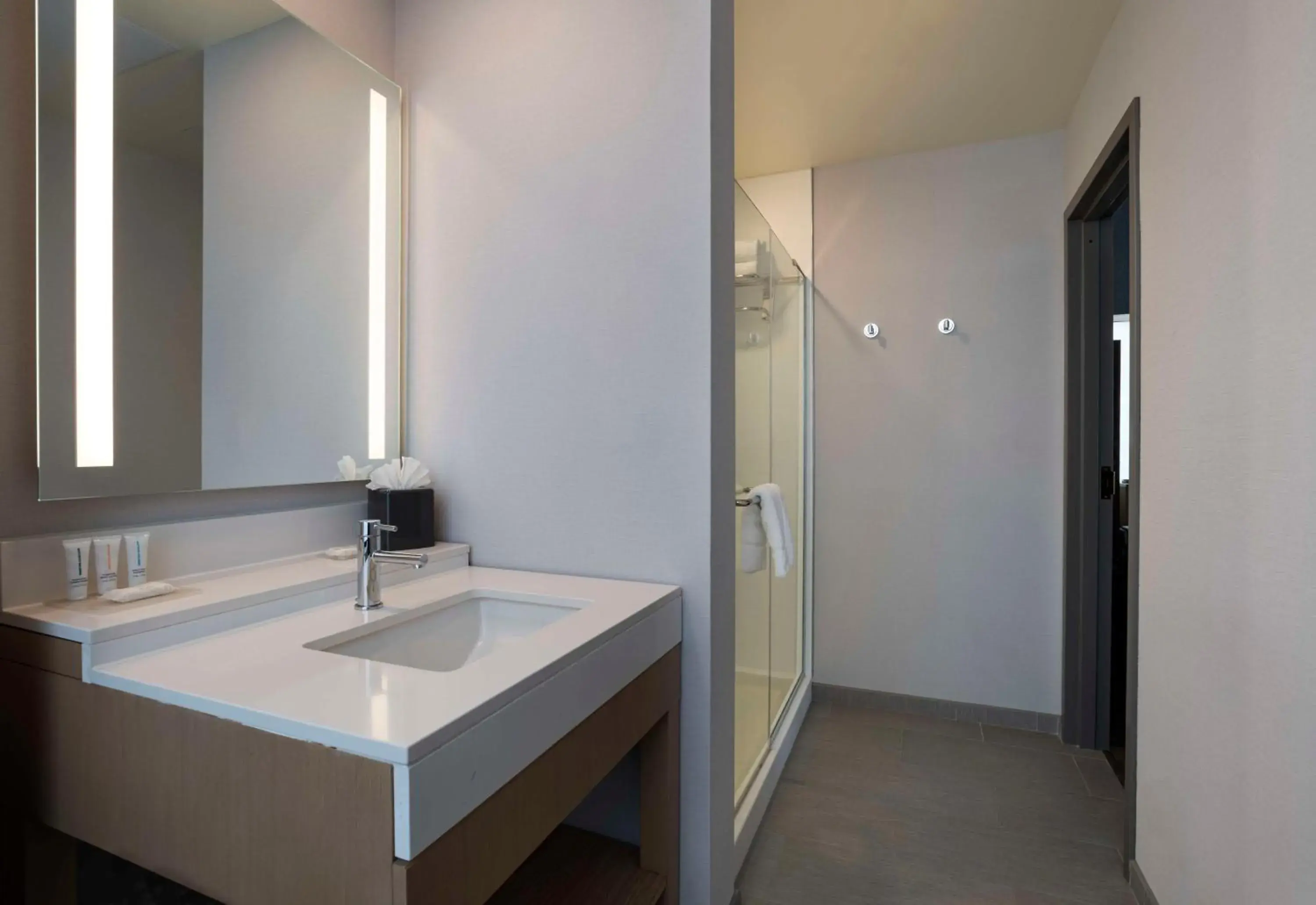 Specialty Corner King Room with Sofa Bed in Hyatt Place Tulsa/Downtown Specialty Corner King Room with Sofa Bed in Hyatt Place Tulsa/Downtown