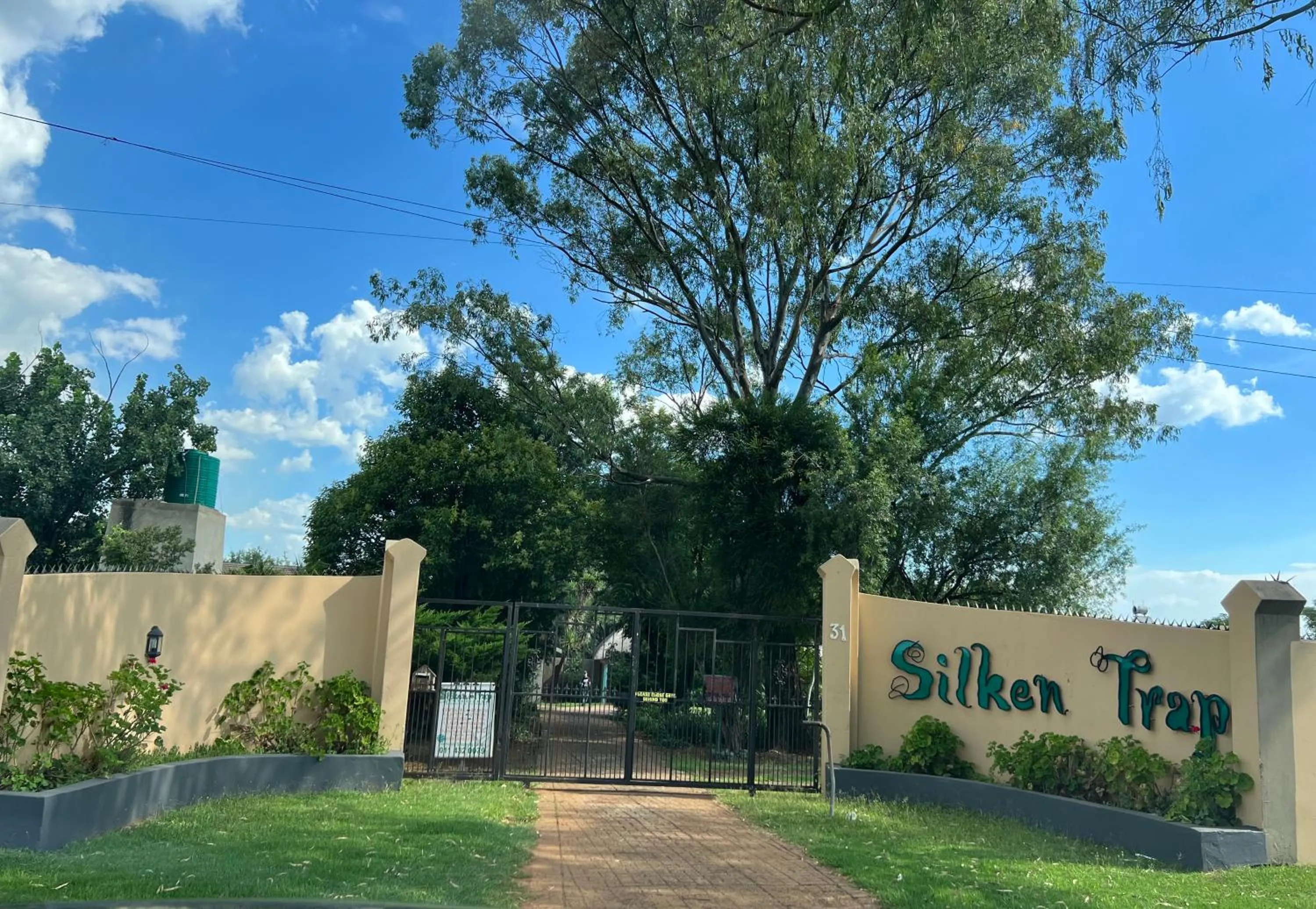 Street view in Silken Trap Guest House NO LOADSHEDDING