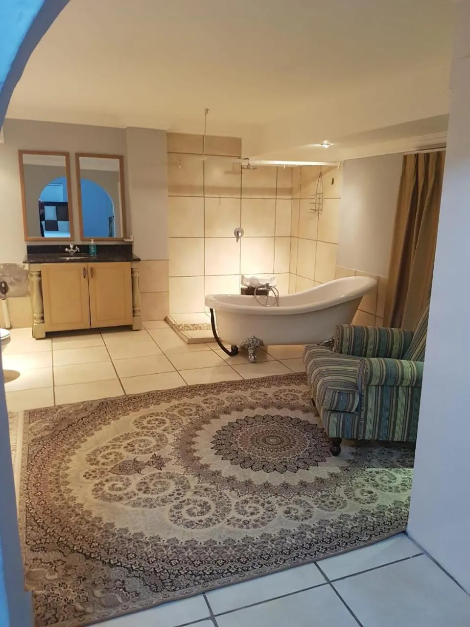 Bathroom in Silken Trap Guest House NO LOADSHEDDING