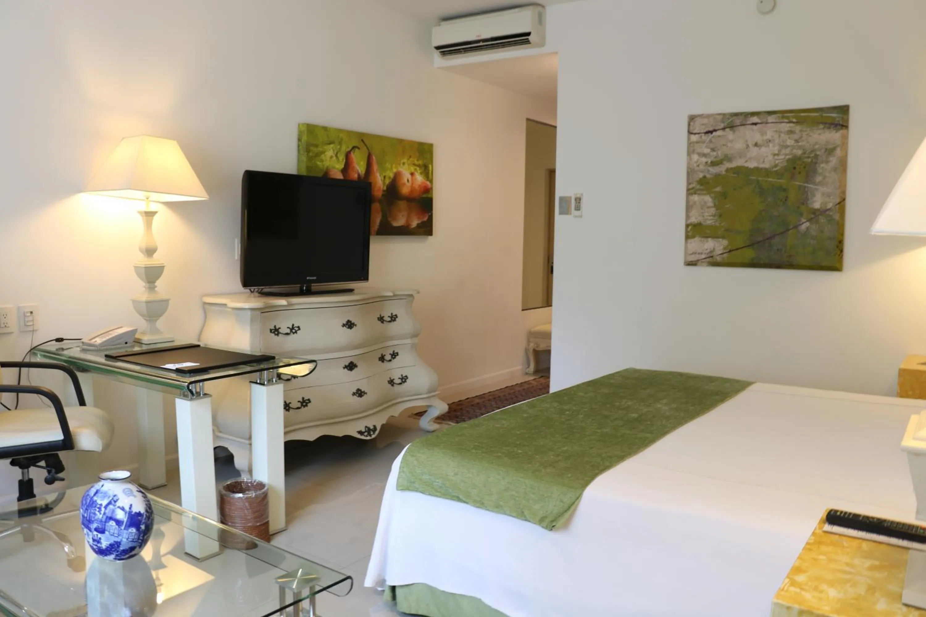 TV and multimedia, Bed in Hilton MM Grand Hotel Puebla, Tapestry Collection