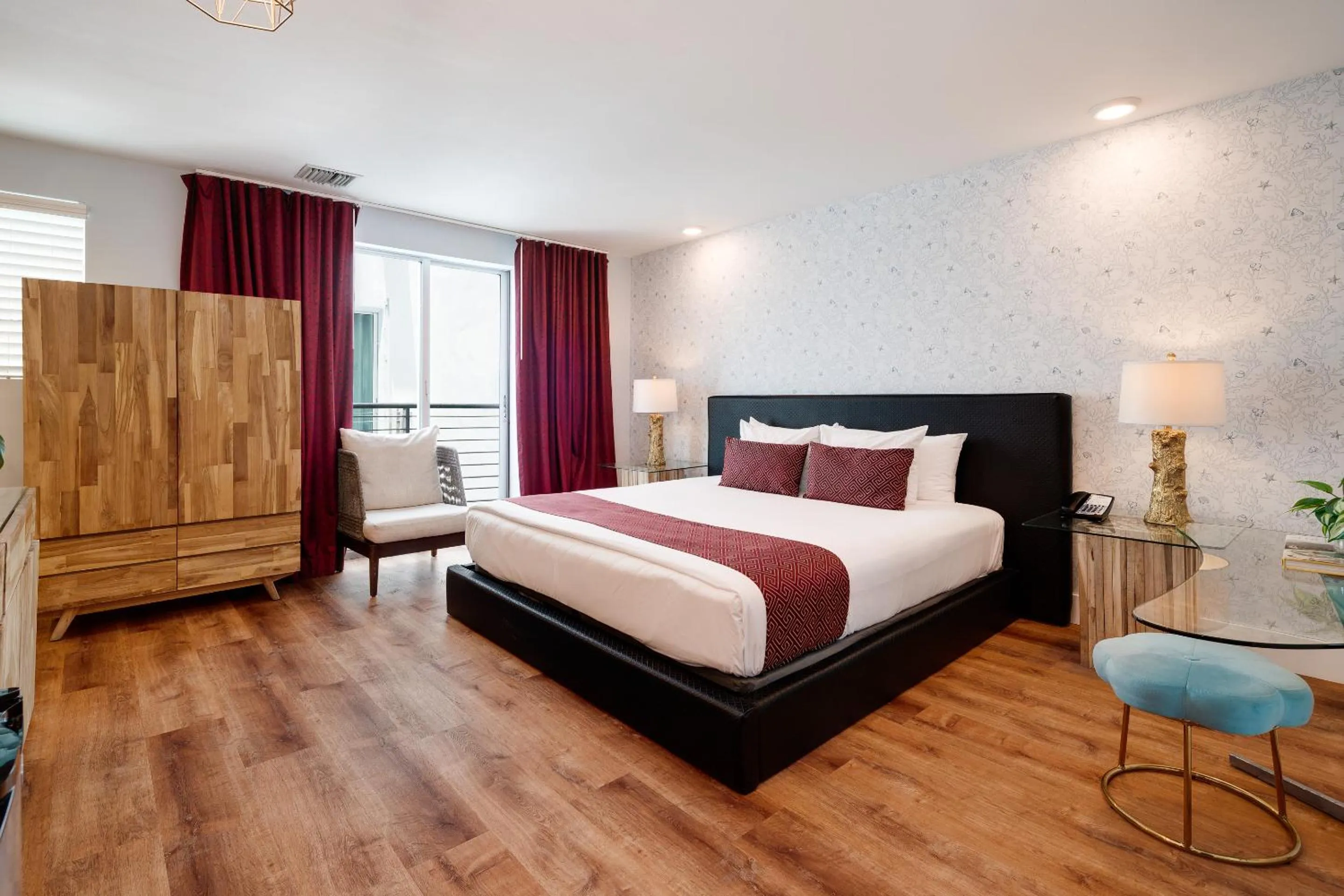 Bed in Catalina Hotel & Beach Club