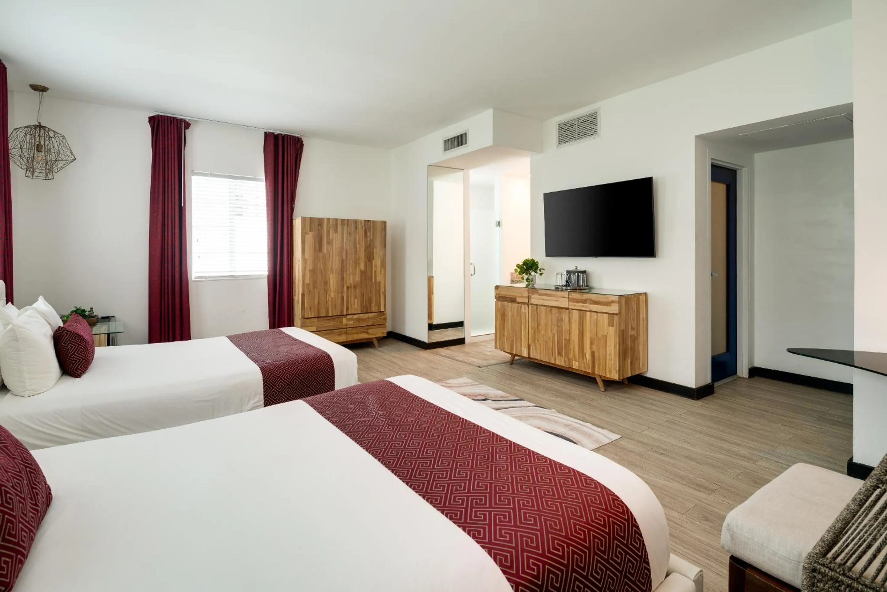 Bed in Catalina Hotel & Beach Club