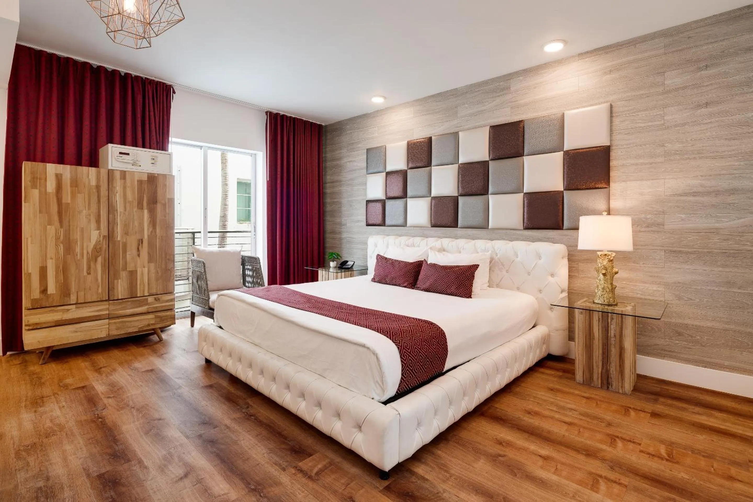 Bed in Catalina Hotel & Beach Club