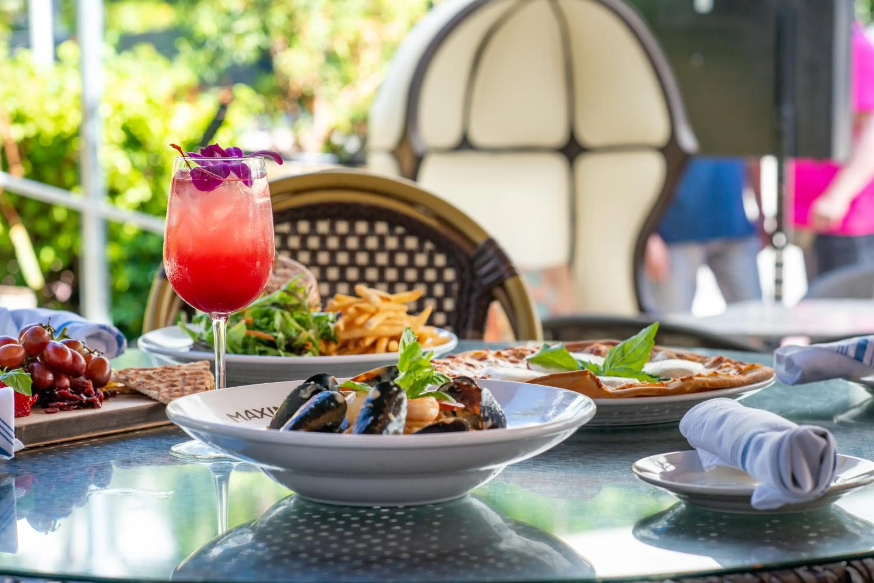 Food and drinks in Catalina Hotel & Beach Club