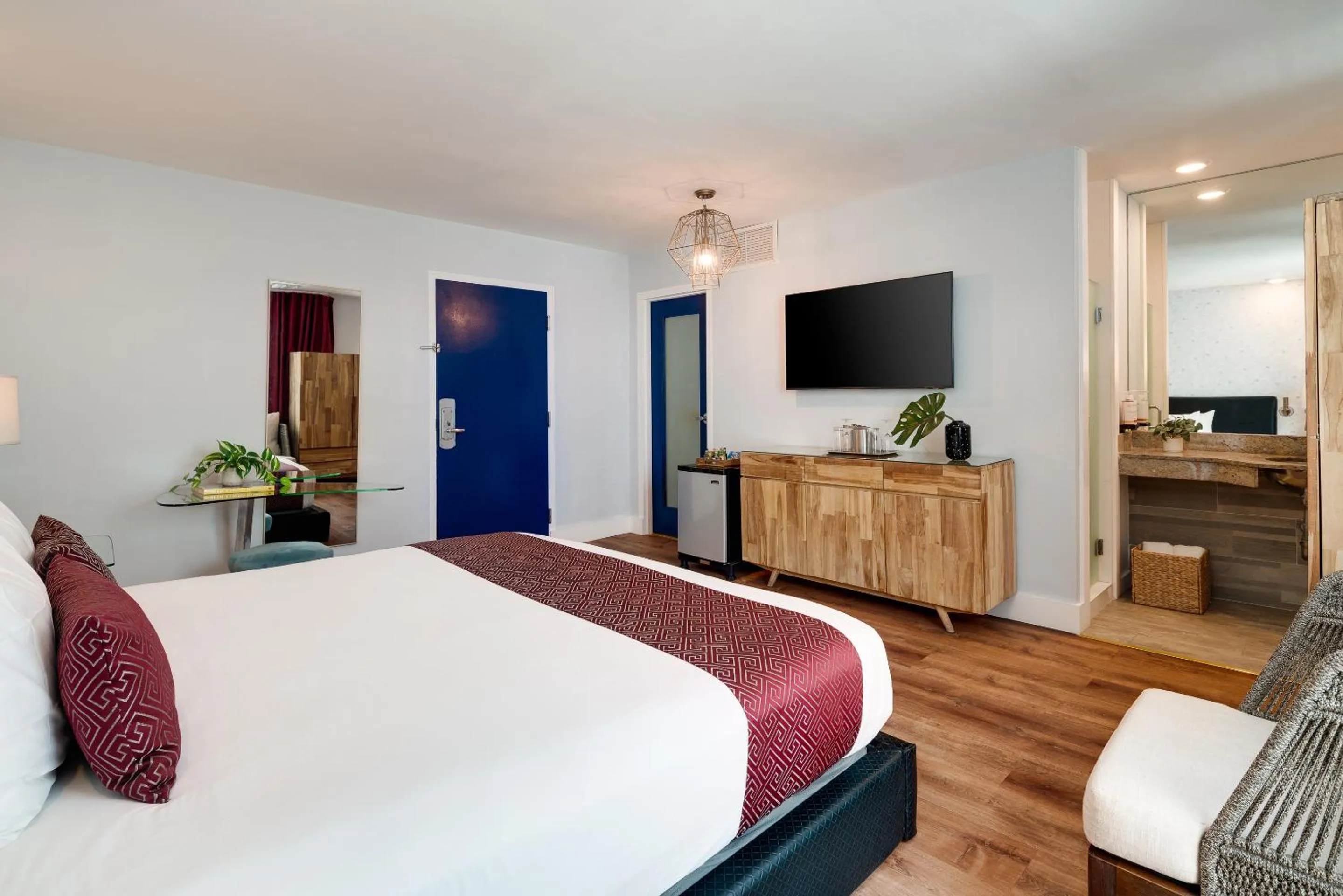 Bed in Catalina Hotel & Beach Club