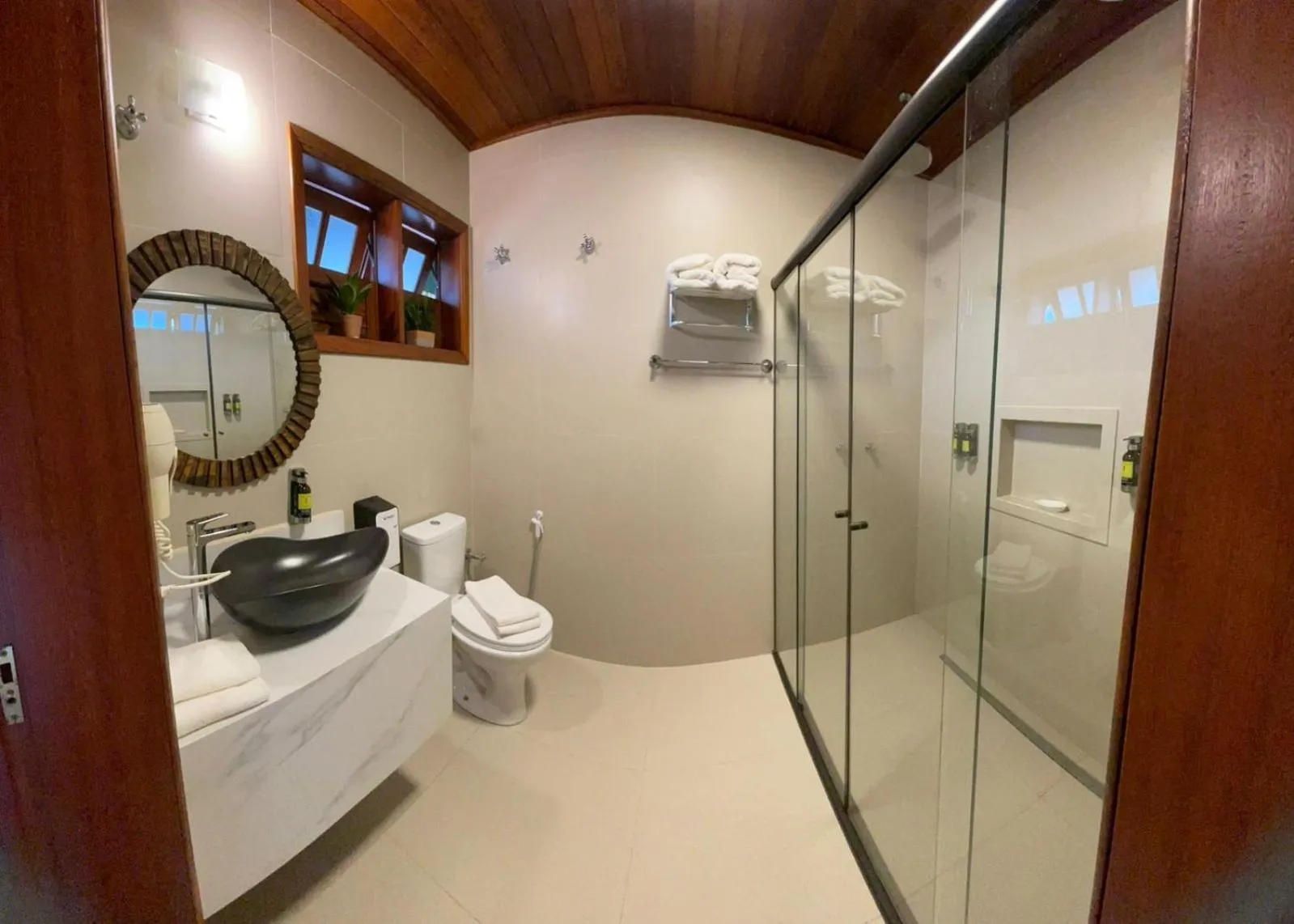 Bathroom in Hiu Hotel