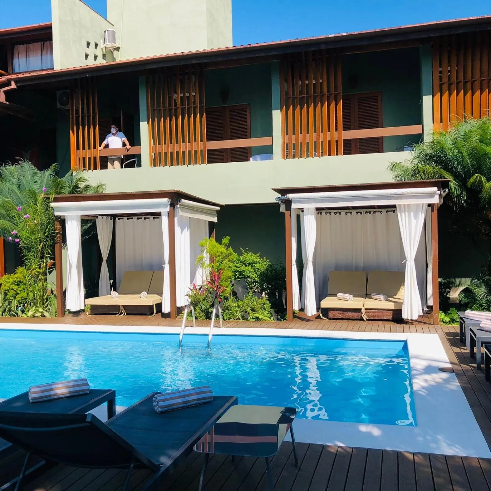 Swimming pool in Hiu Hotel