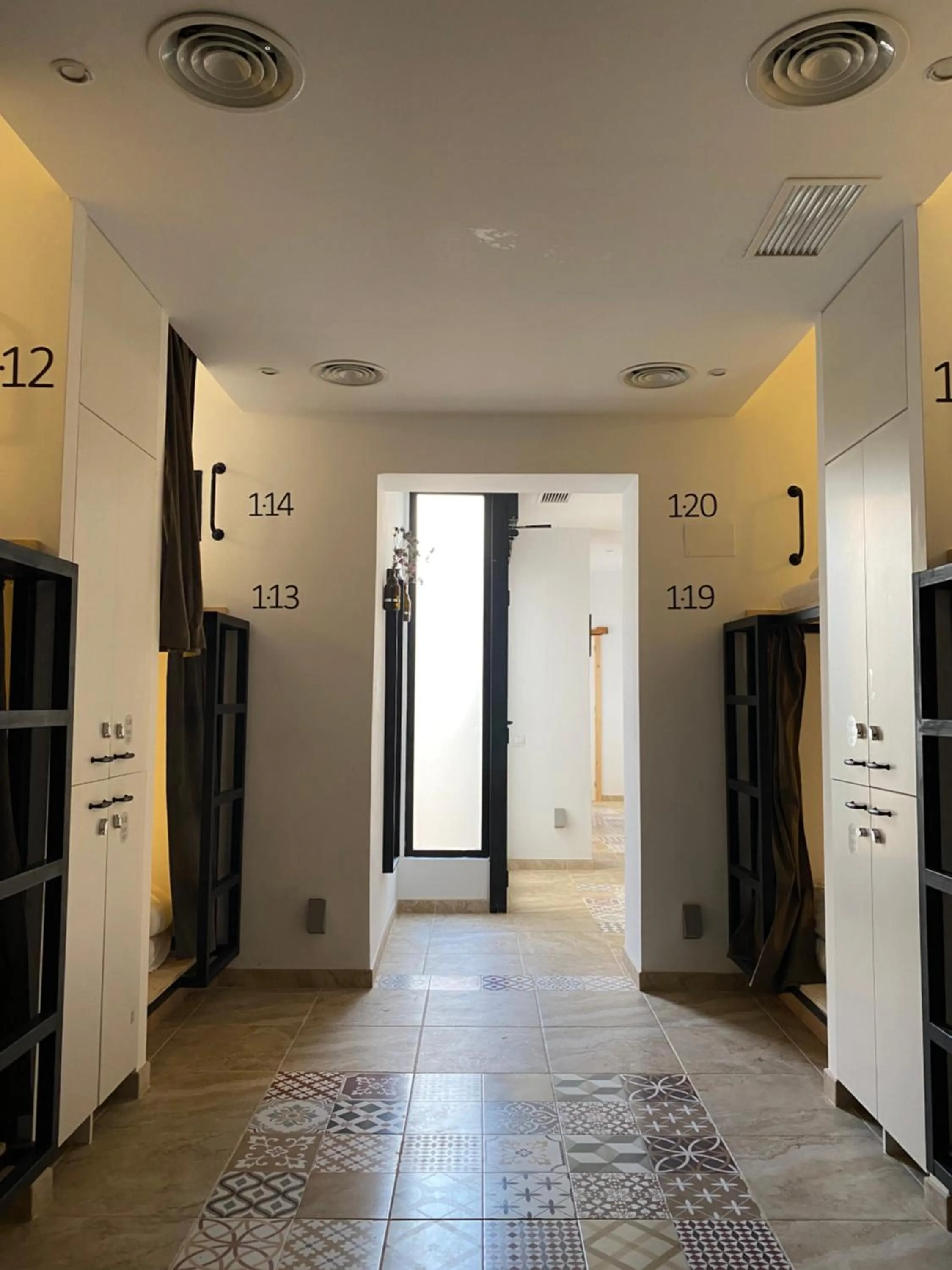 Bedroom in Hostel Numero Trece - FREE towels, coffee & tea, remote check-in