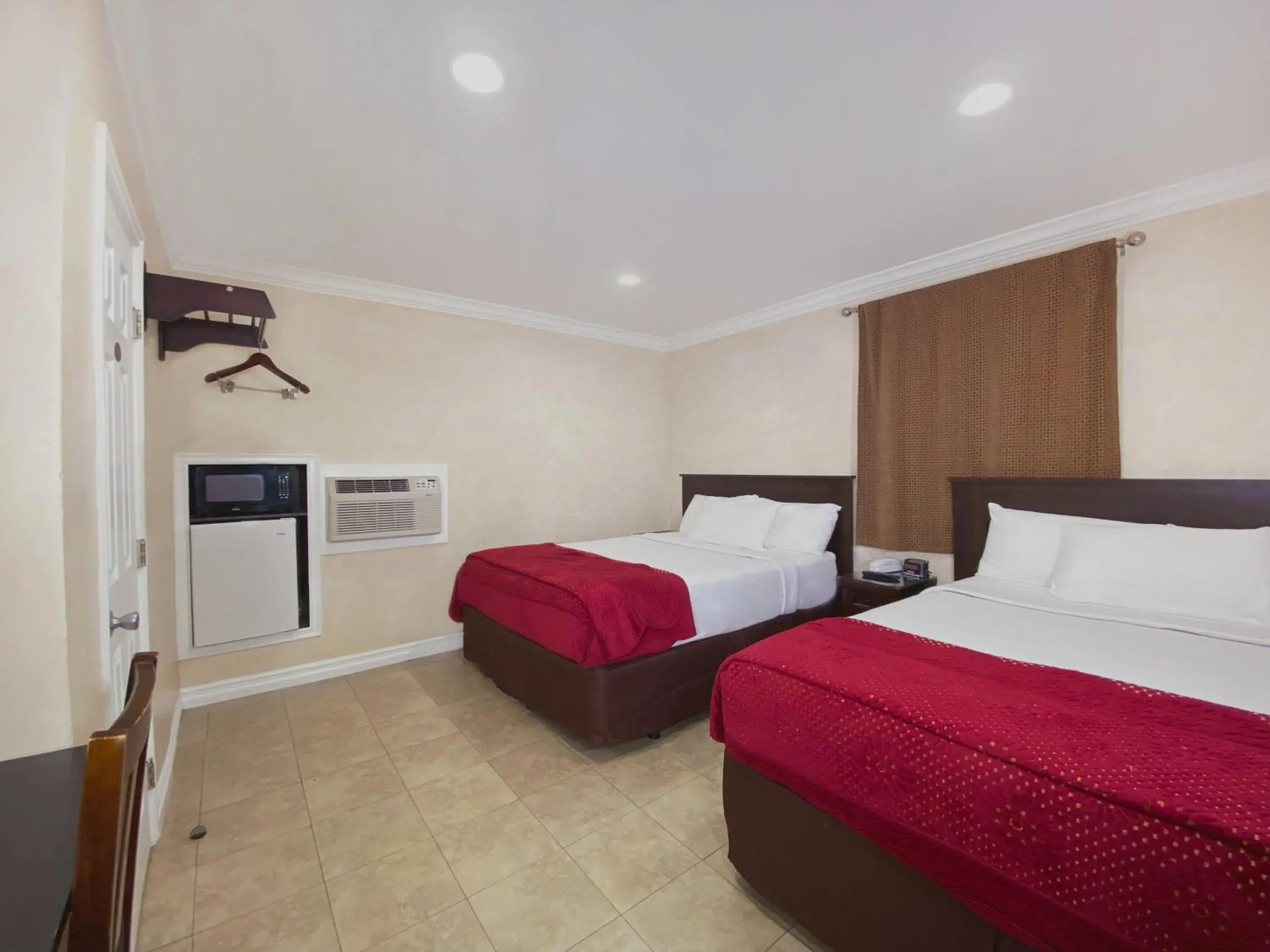 Nite Inn at Universal City - Walking Distance to Universal Studios Hollywood Nite Inn at Universal City - Walking Distance to Universal Studios Hollywood