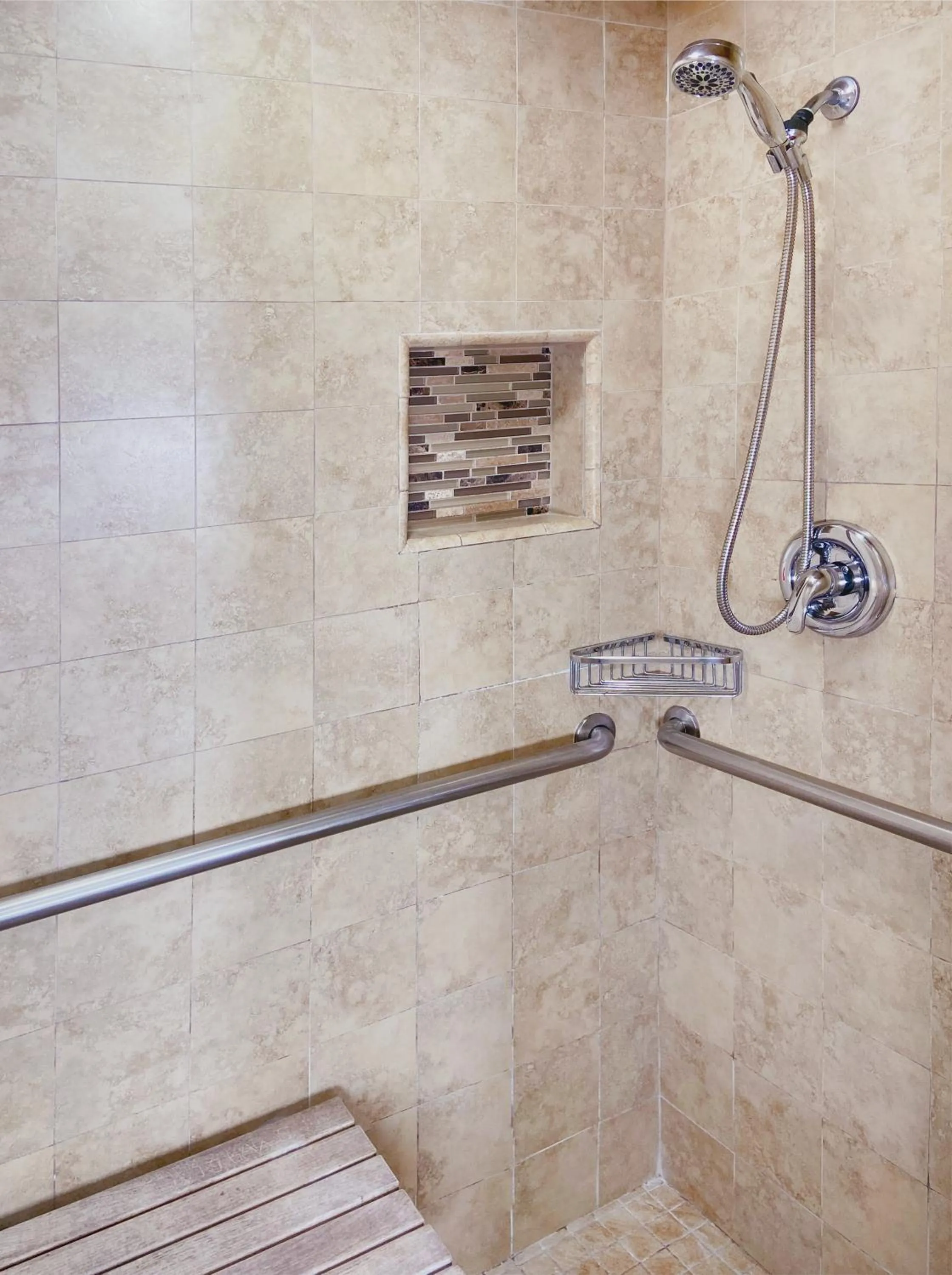 Shower in Nite Inn at Universal City - Walking Distance to Universal Studios Hollywood