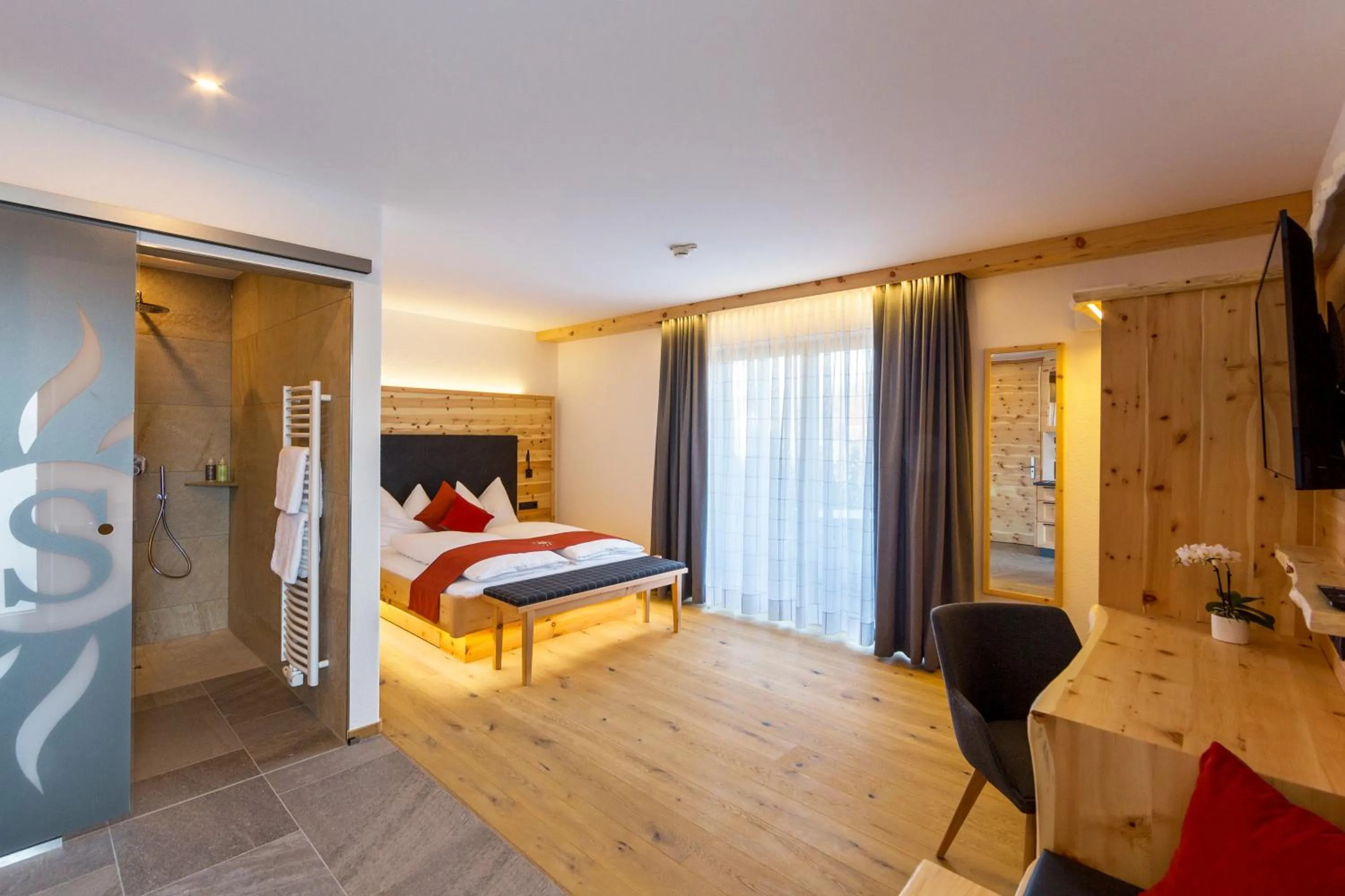 Photo of the whole room, Bed in Gästehaus Sonnenwirth