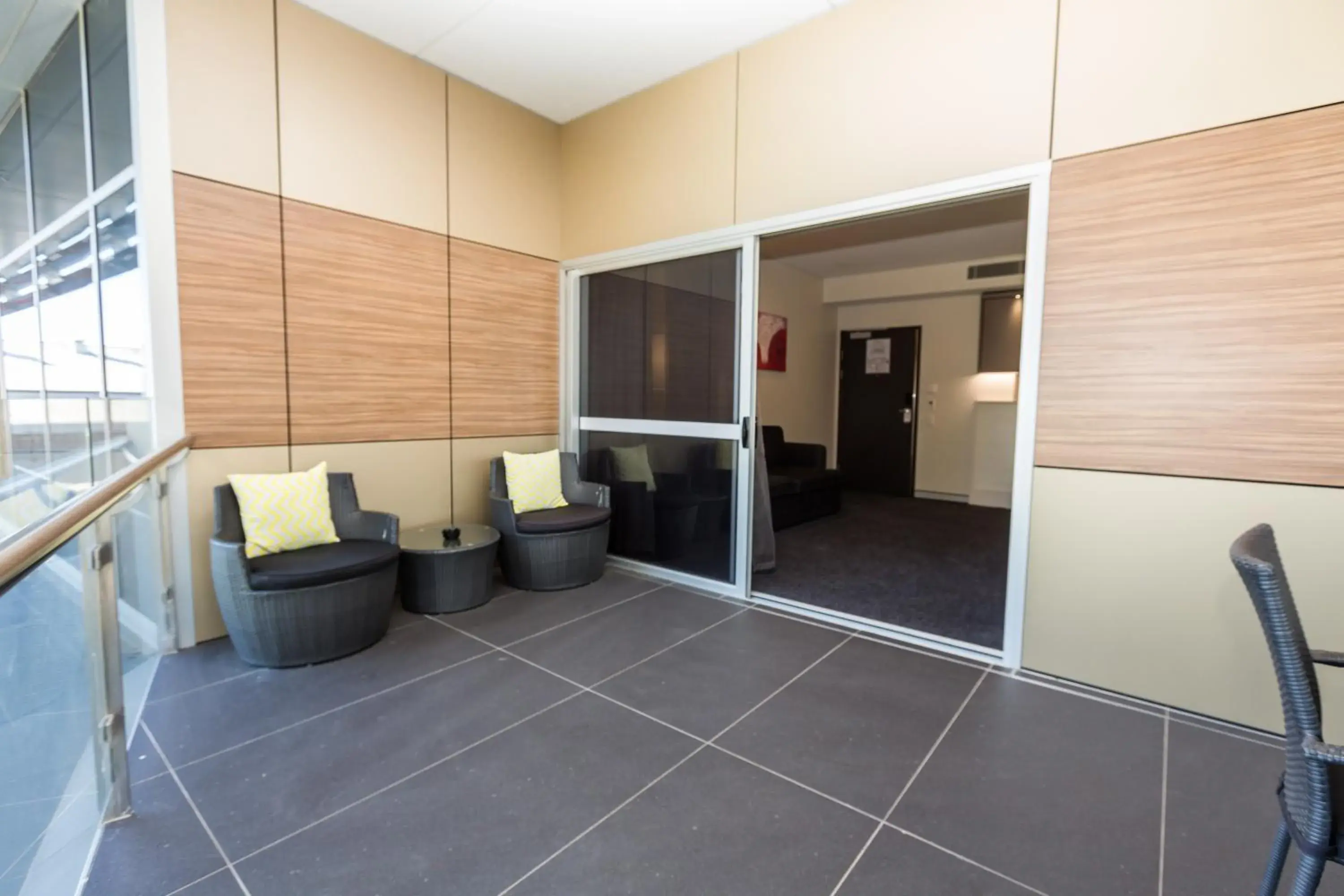 Deluxe Double Room with Balcony in Alexandra Hills Hotel Deluxe Double Room with Balcony in Alexandra Hills Hotel