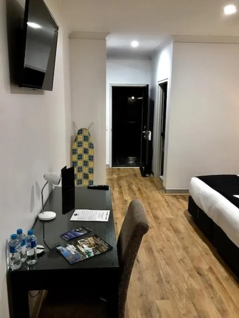 Bed in Alexandra Hills Hotel