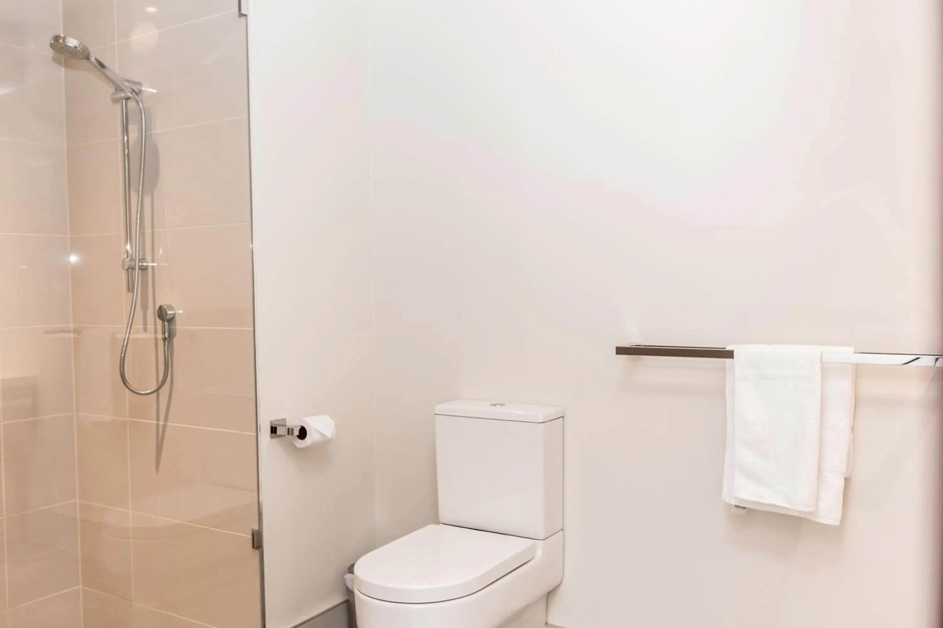 Garden King Room in Alexandra Hills Hotel Garden King Room in Alexandra Hills Hotel