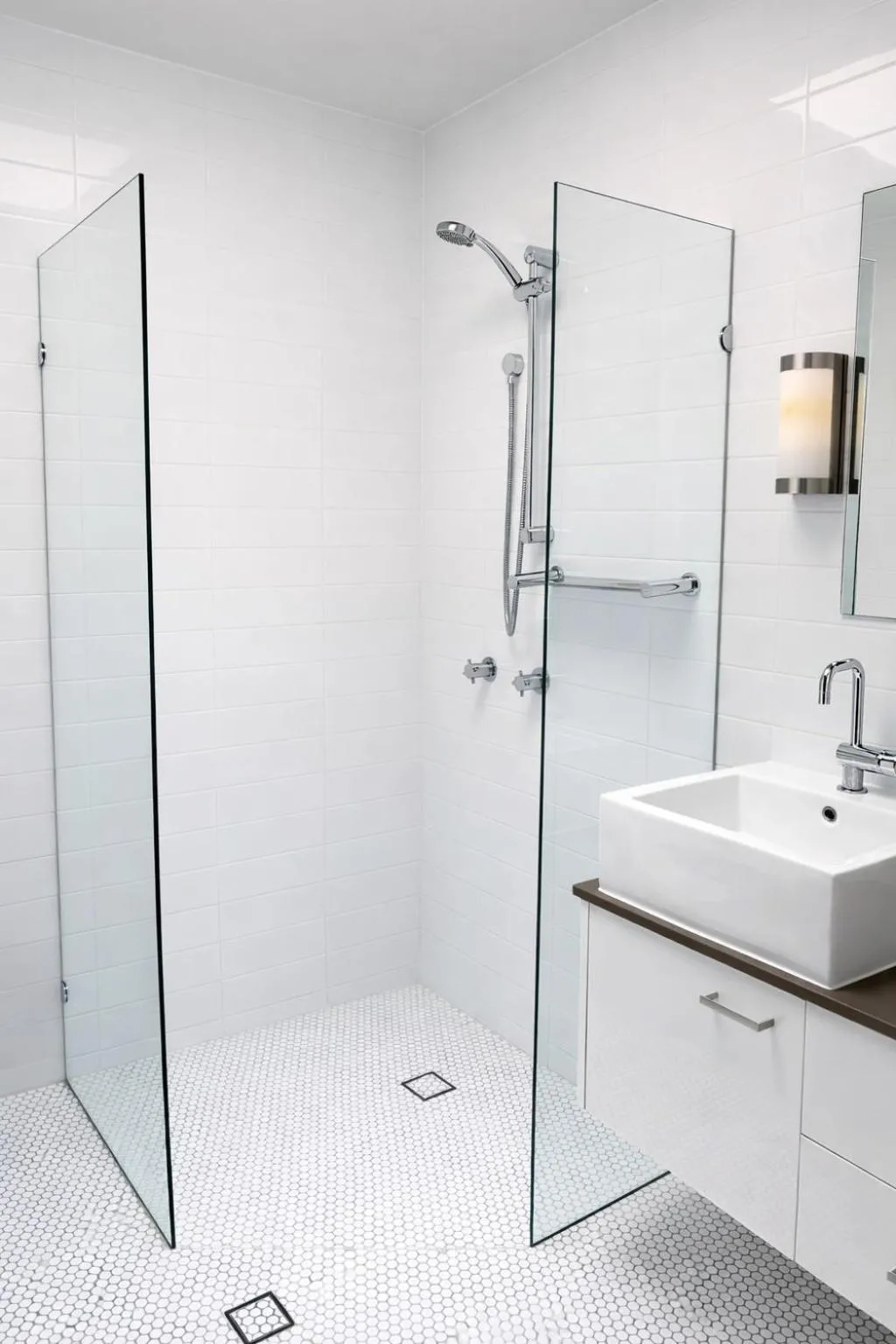 Bathroom in Alexandra Hills Hotel