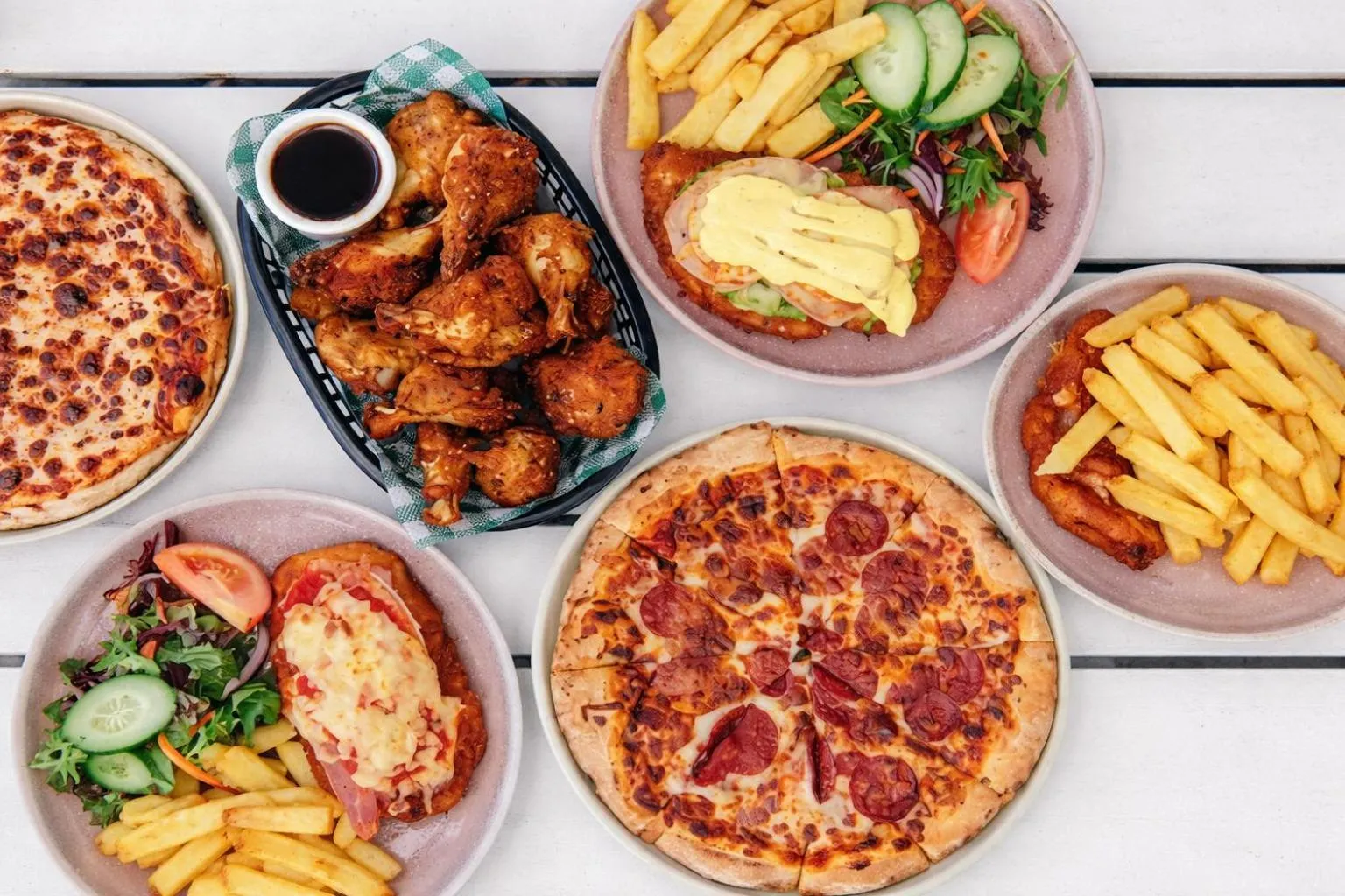 Restaurant/places to eat in Alexandra Hills Hotel