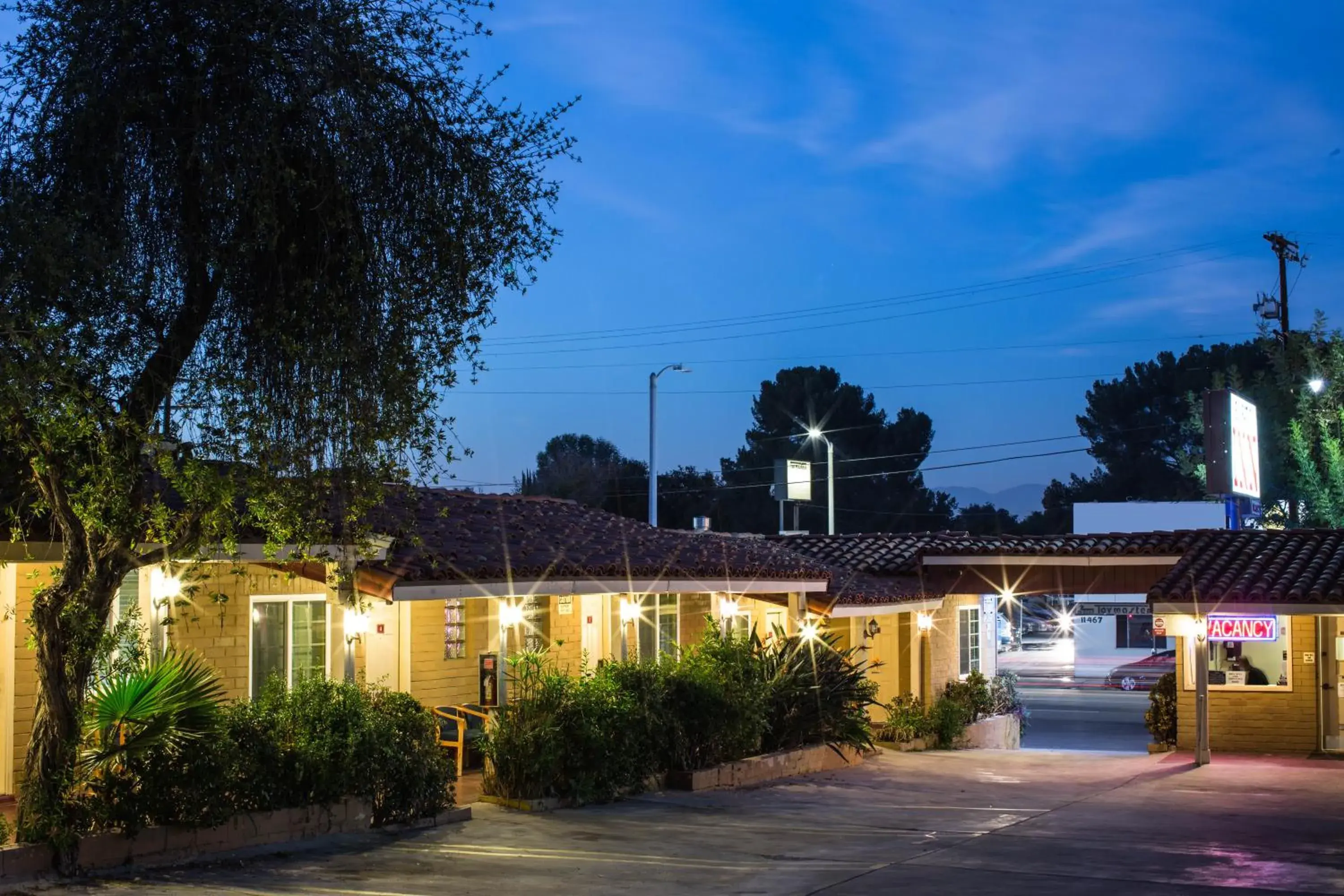 Property building in El Patio Inn - Near Universal Studios Hollywood Property building in El Patio Inn - Near Universal Studios Hollywood