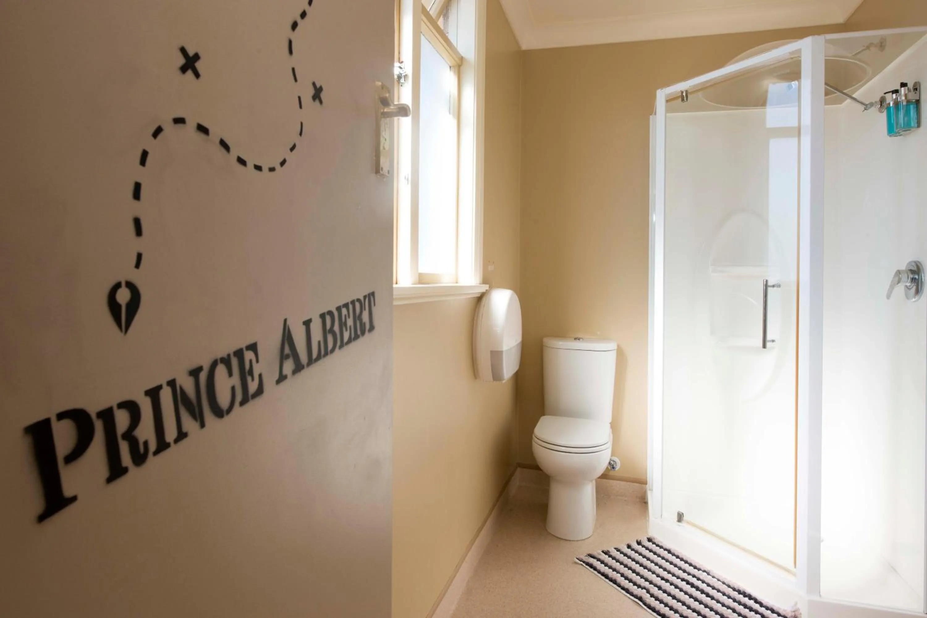 The Prince Albert Backpackers & Bar