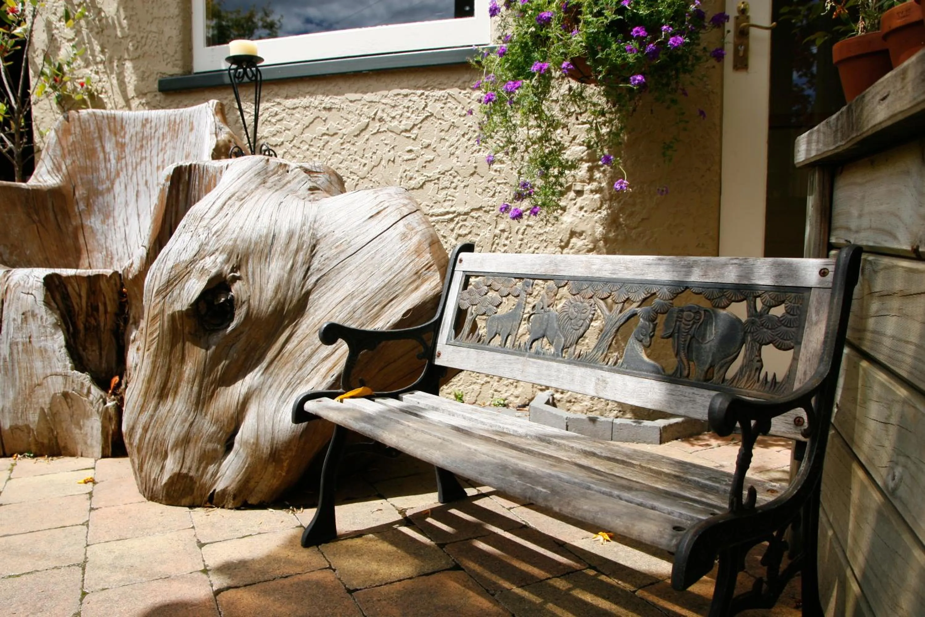 Facade/entrance in The Prince Albert Backpackers & Bar