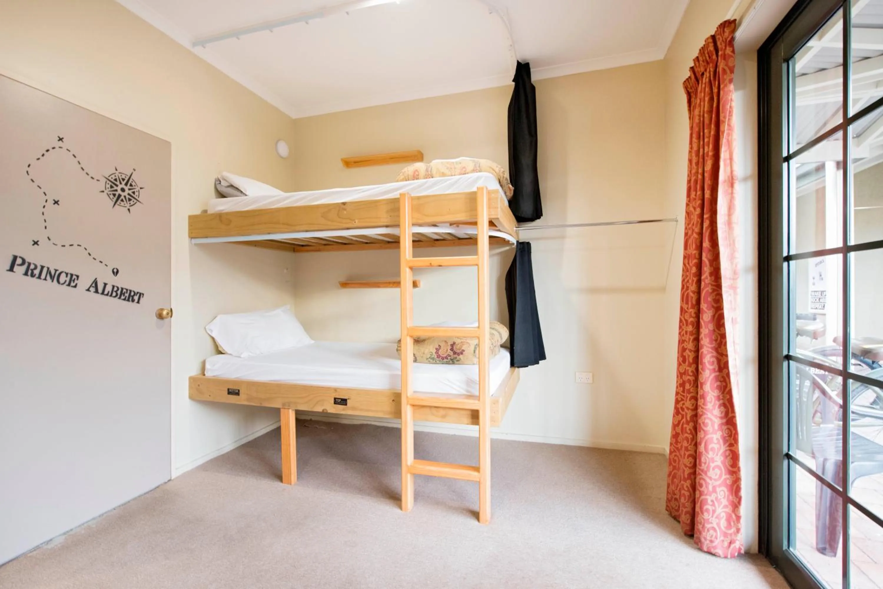 Bed in The Prince Albert Backpackers & Bar