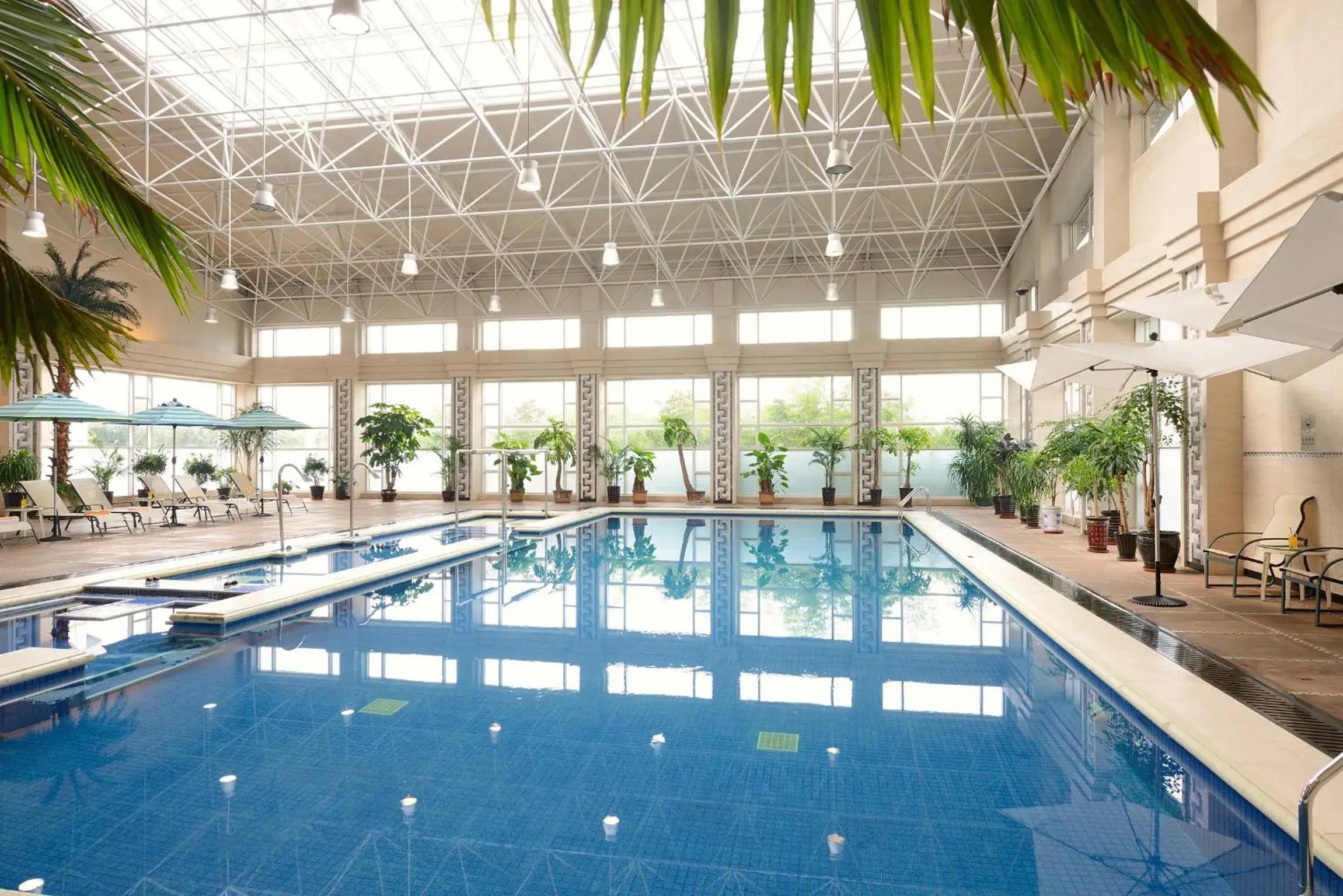 Swimming pool in Ramada Plaza By Wyndham Taian Swimming pool in Ramada Plaza By Wyndham Taian