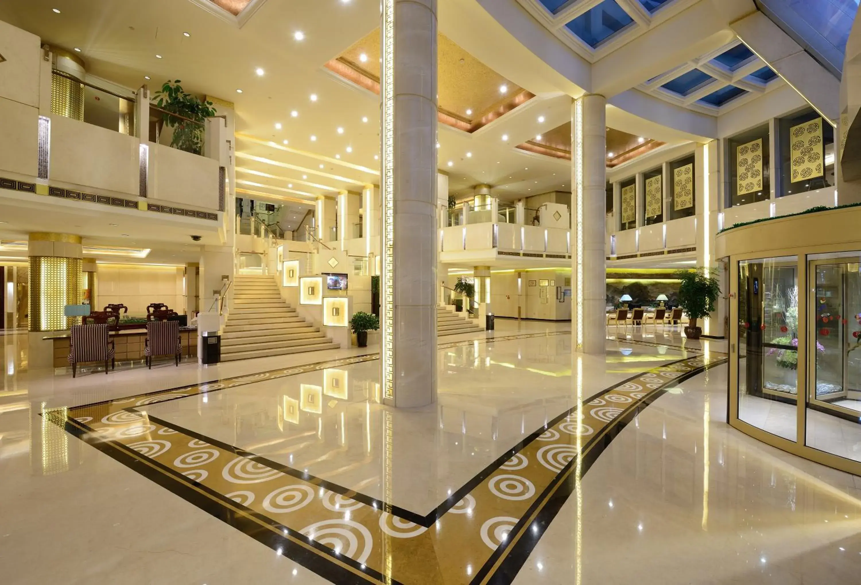 Lobby or reception in Ramada Plaza By Wyndham Taian Lobby or reception in Ramada Plaza By Wyndham Taian
