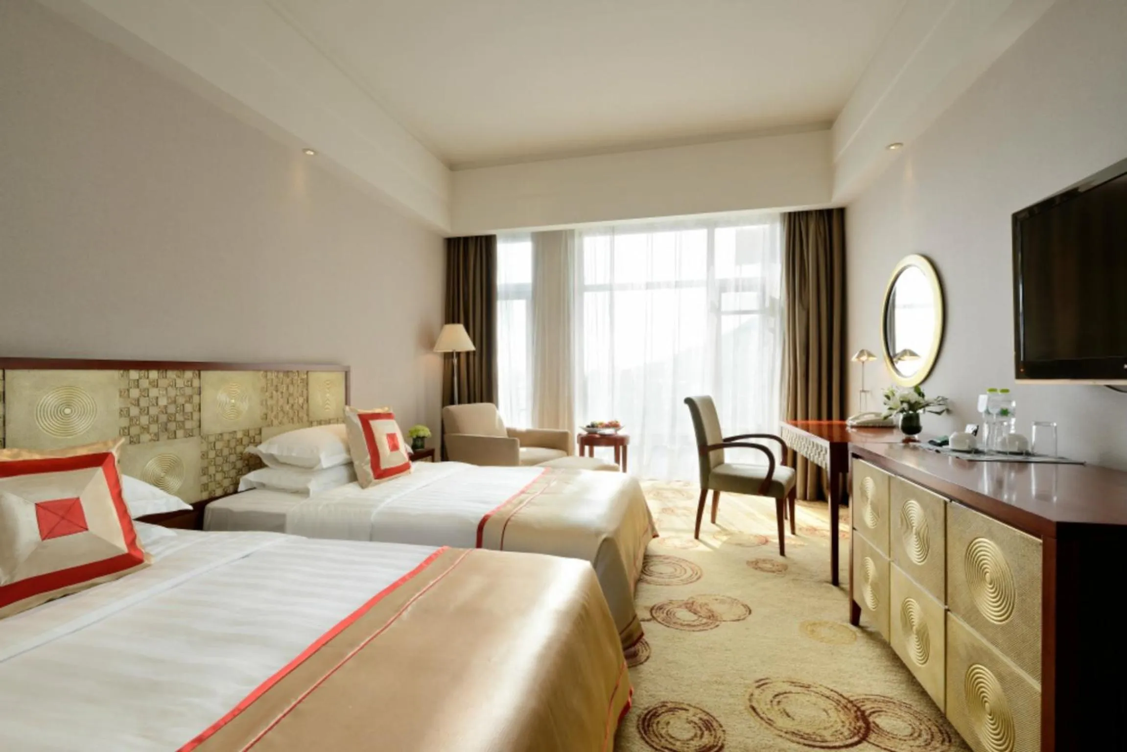 Photo of the whole room, Bed in Ramada Plaza By Wyndham Taian