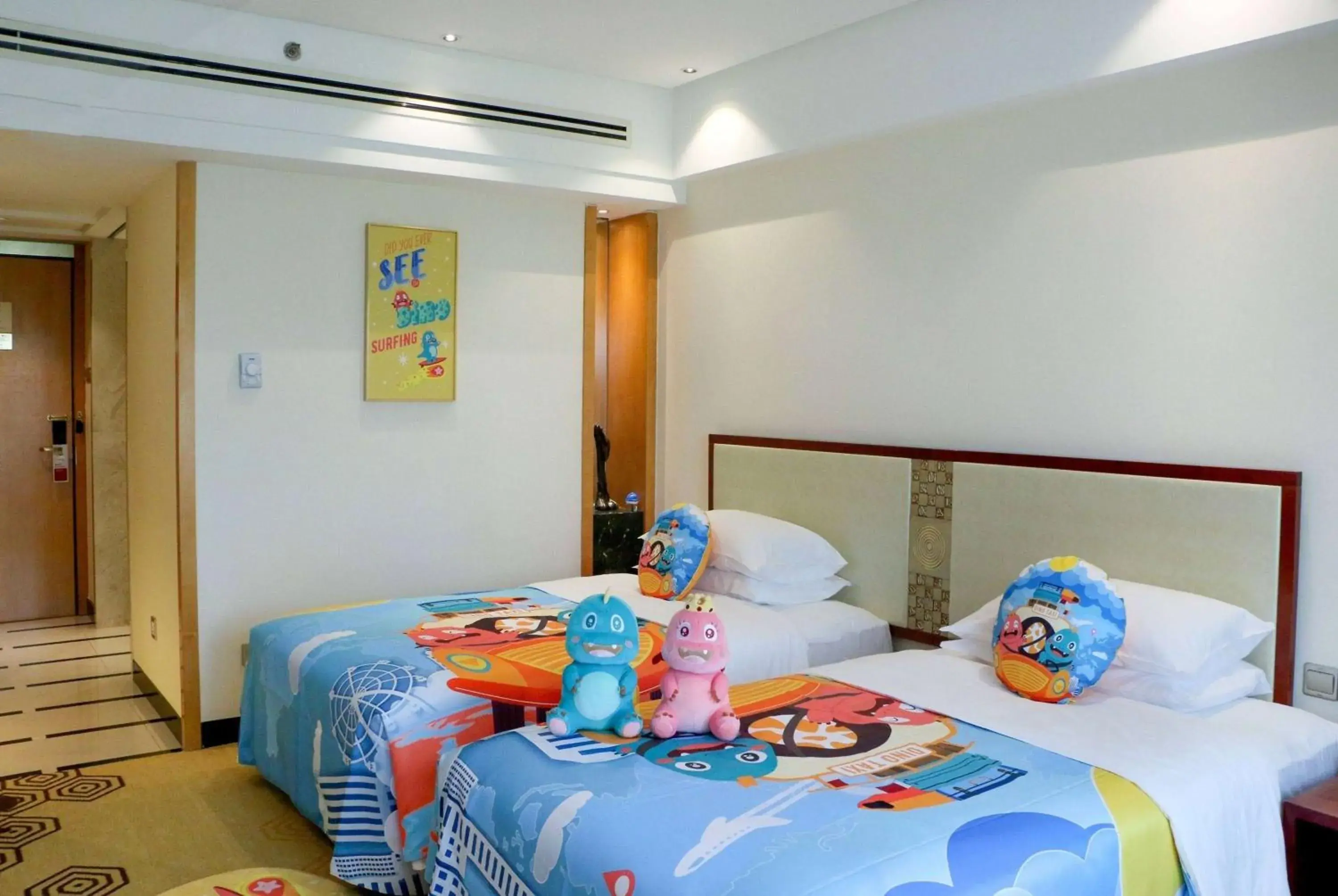 Photo of the whole room, Bed in Ramada Plaza By Wyndham Taian Photo of the whole room, Bed in Ramada Plaza By Wyndham Taian