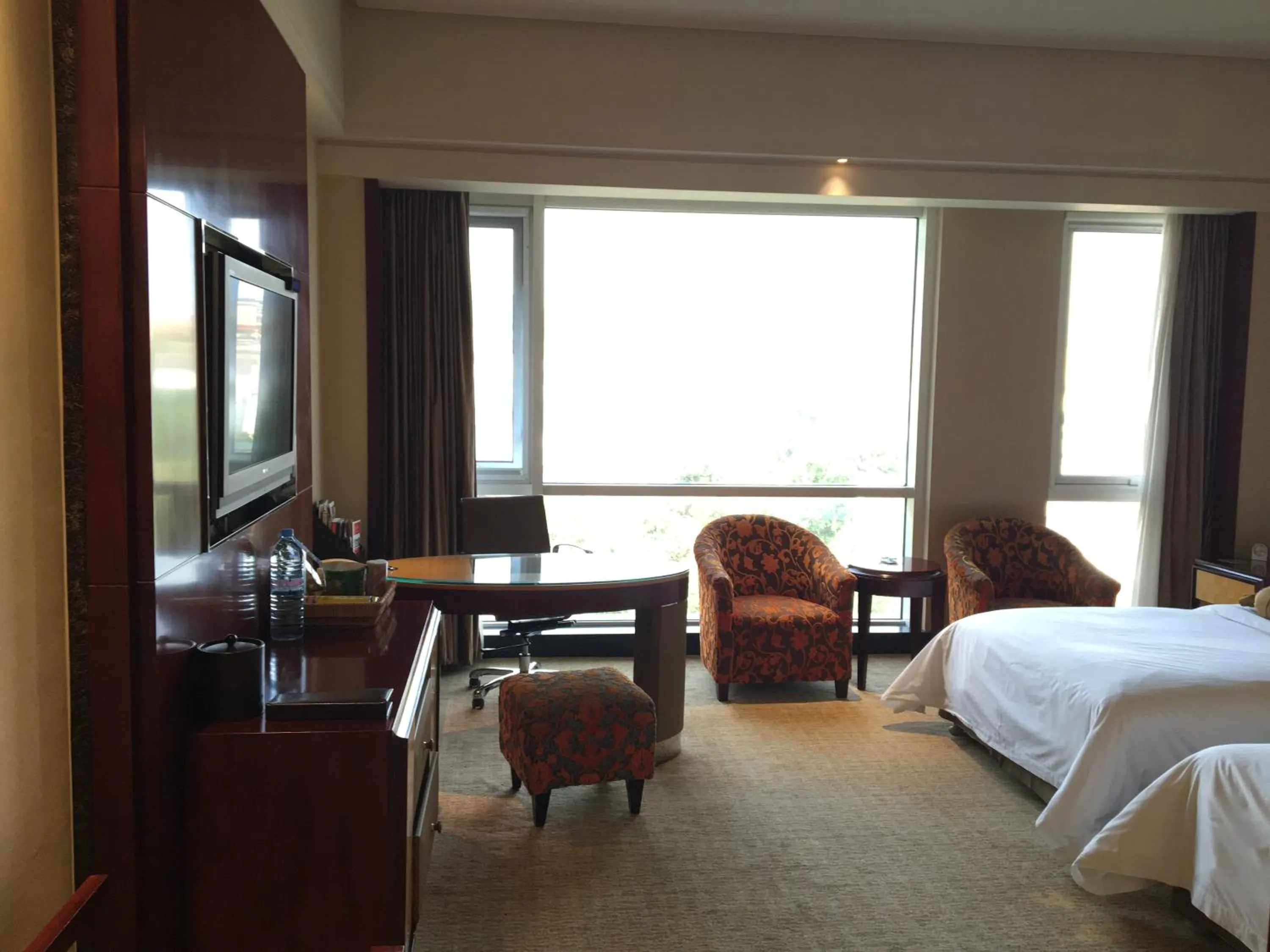 Photo of the whole room, Bed in Ramada Plaza By Wyndham Taian