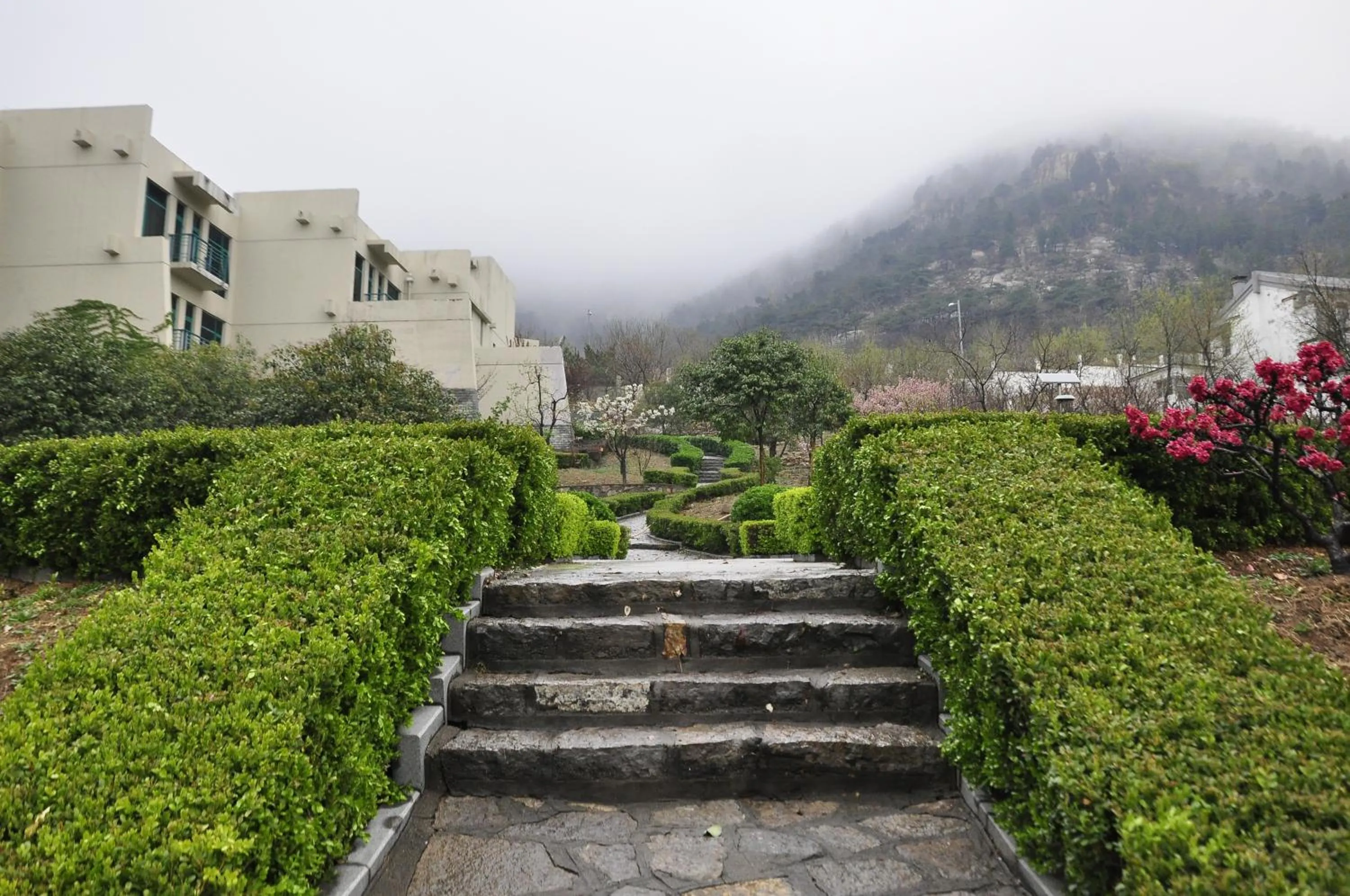 Garden in Ramada Plaza By Wyndham Taian