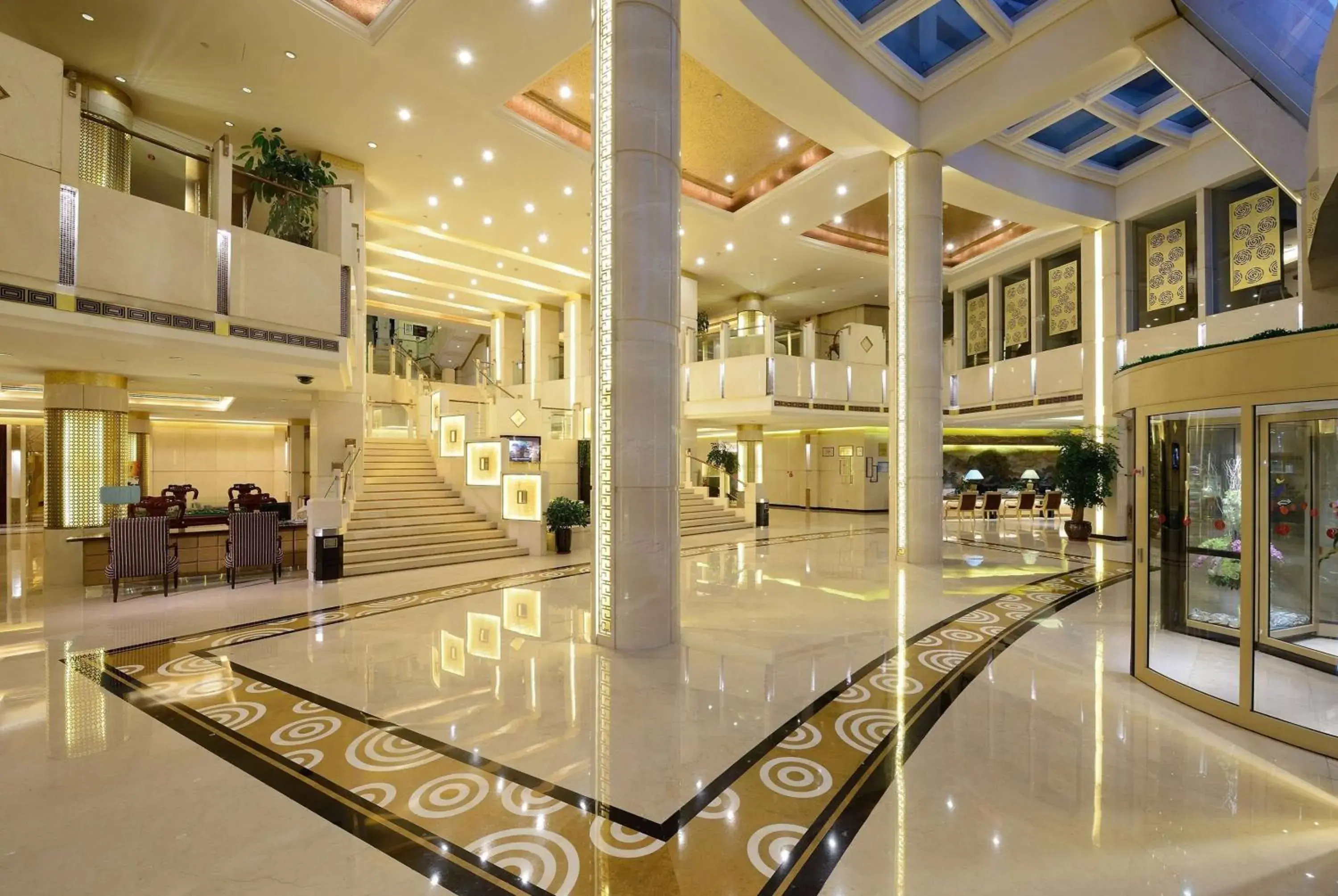 Lobby or reception in Ramada Plaza By Wyndham Taian Lobby or reception in Ramada Plaza By Wyndham Taian
